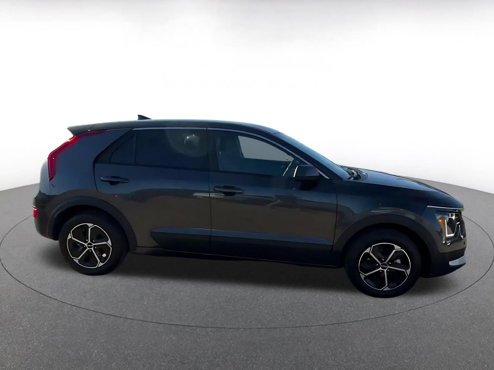 Thumbnail: 2026 Kia Niro - 13