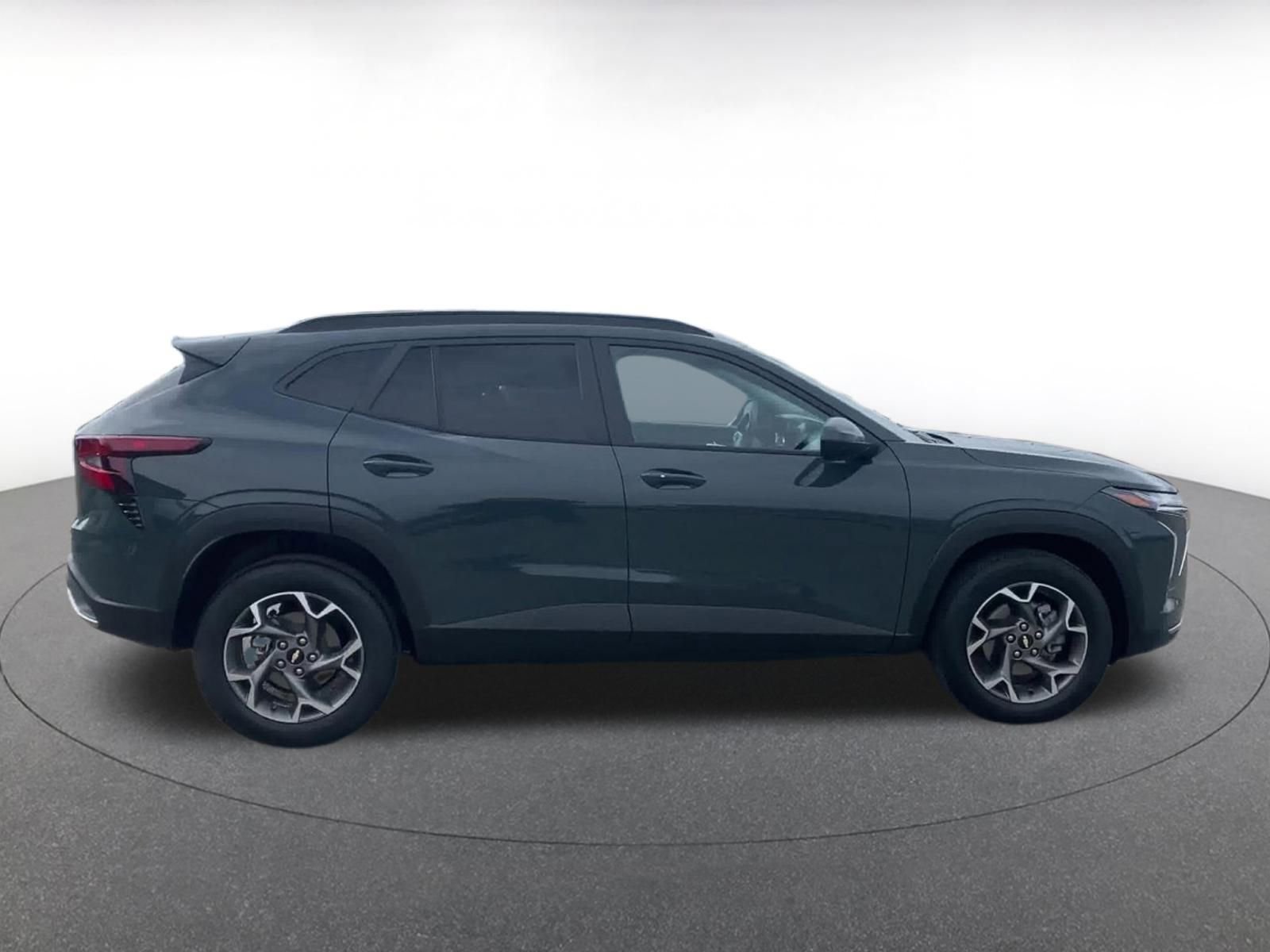 Thumbnail: 2025 Chevrolet Trax - 16