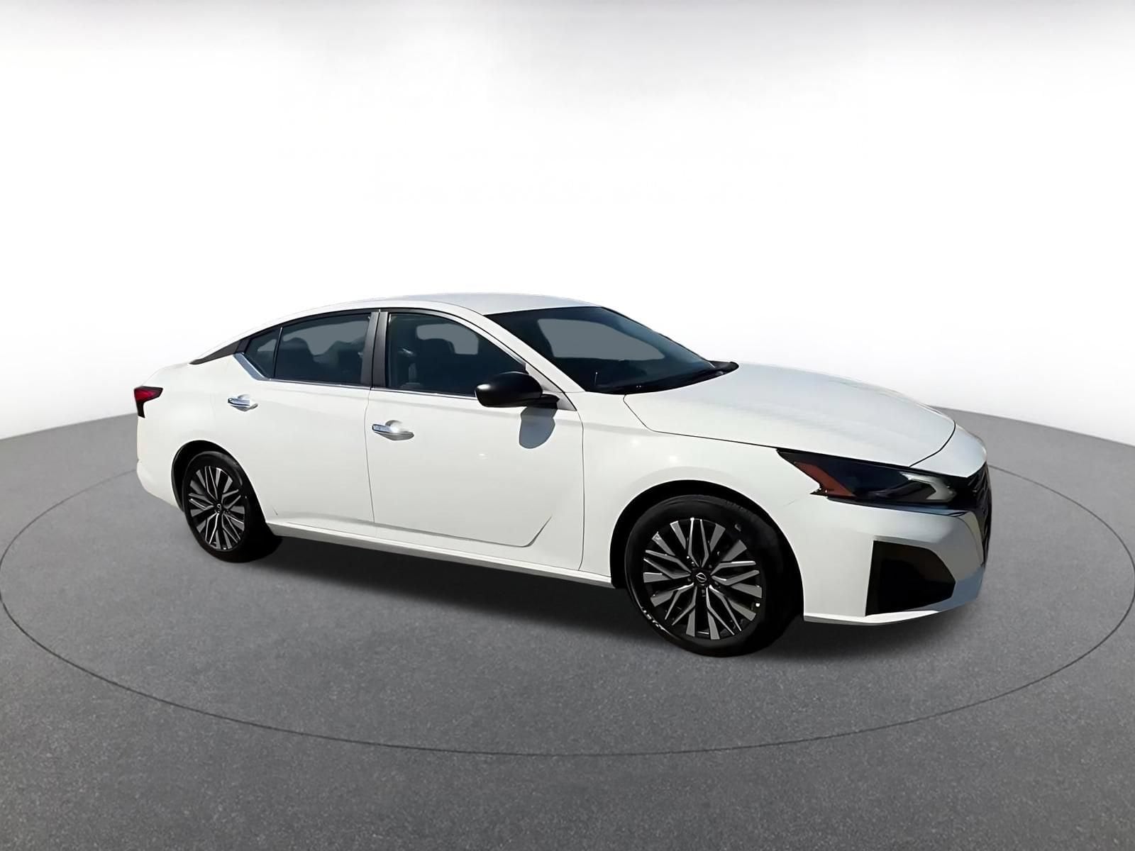 Thumbnail: 2025 Nissan Altima - 2