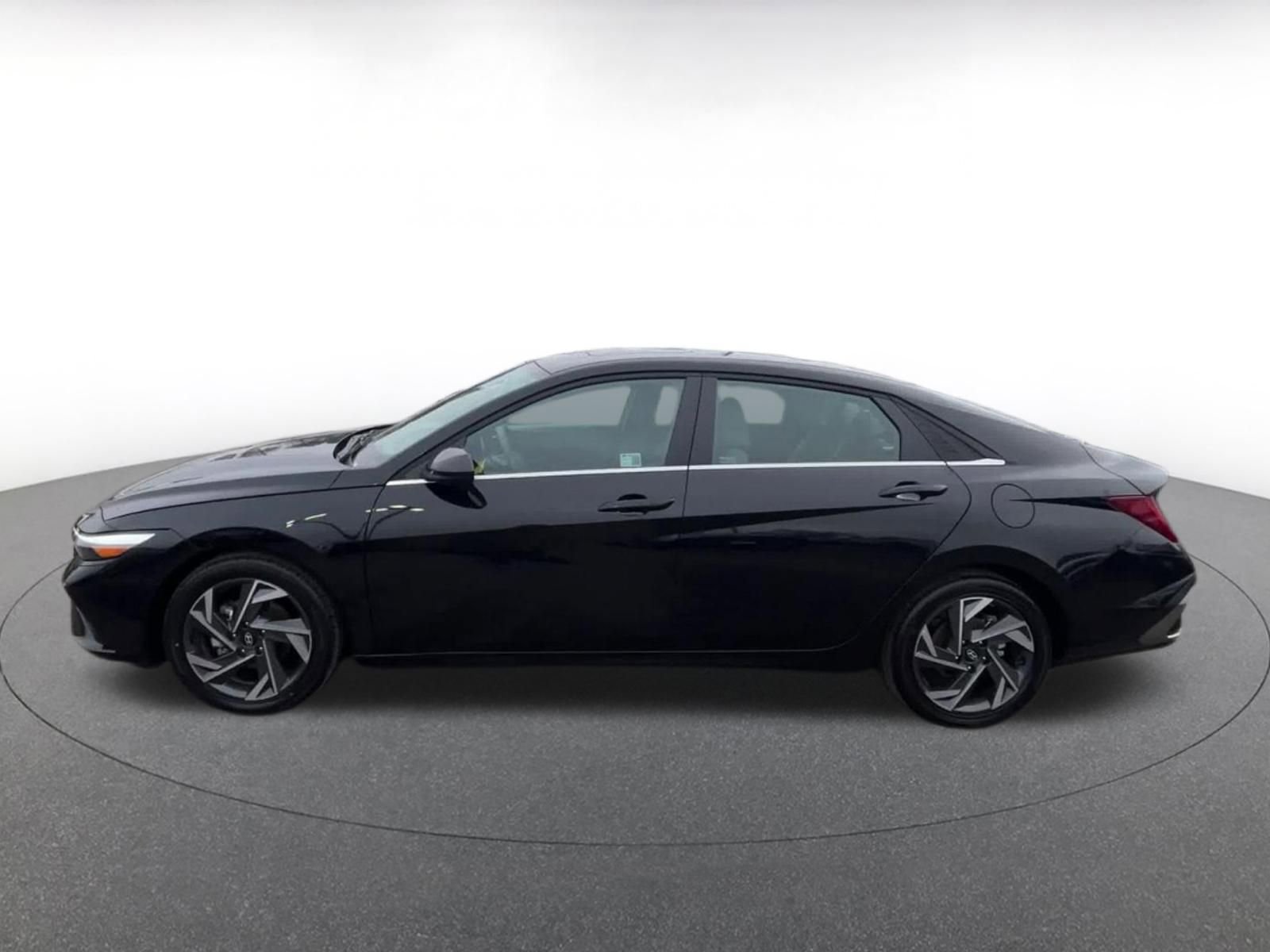 Thumbnail: 2025 Hyundai Elantra - 9