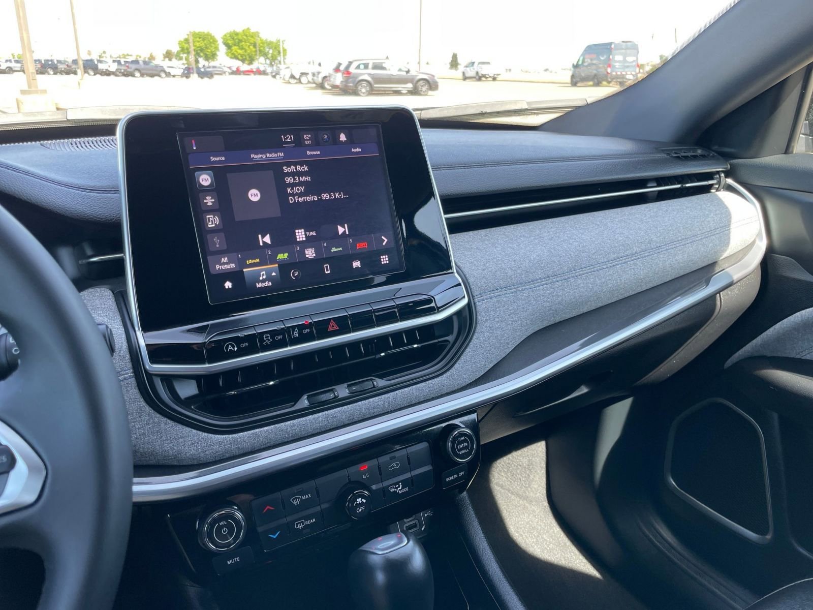 Thumbnail: 2025 Jeep Compass - 17