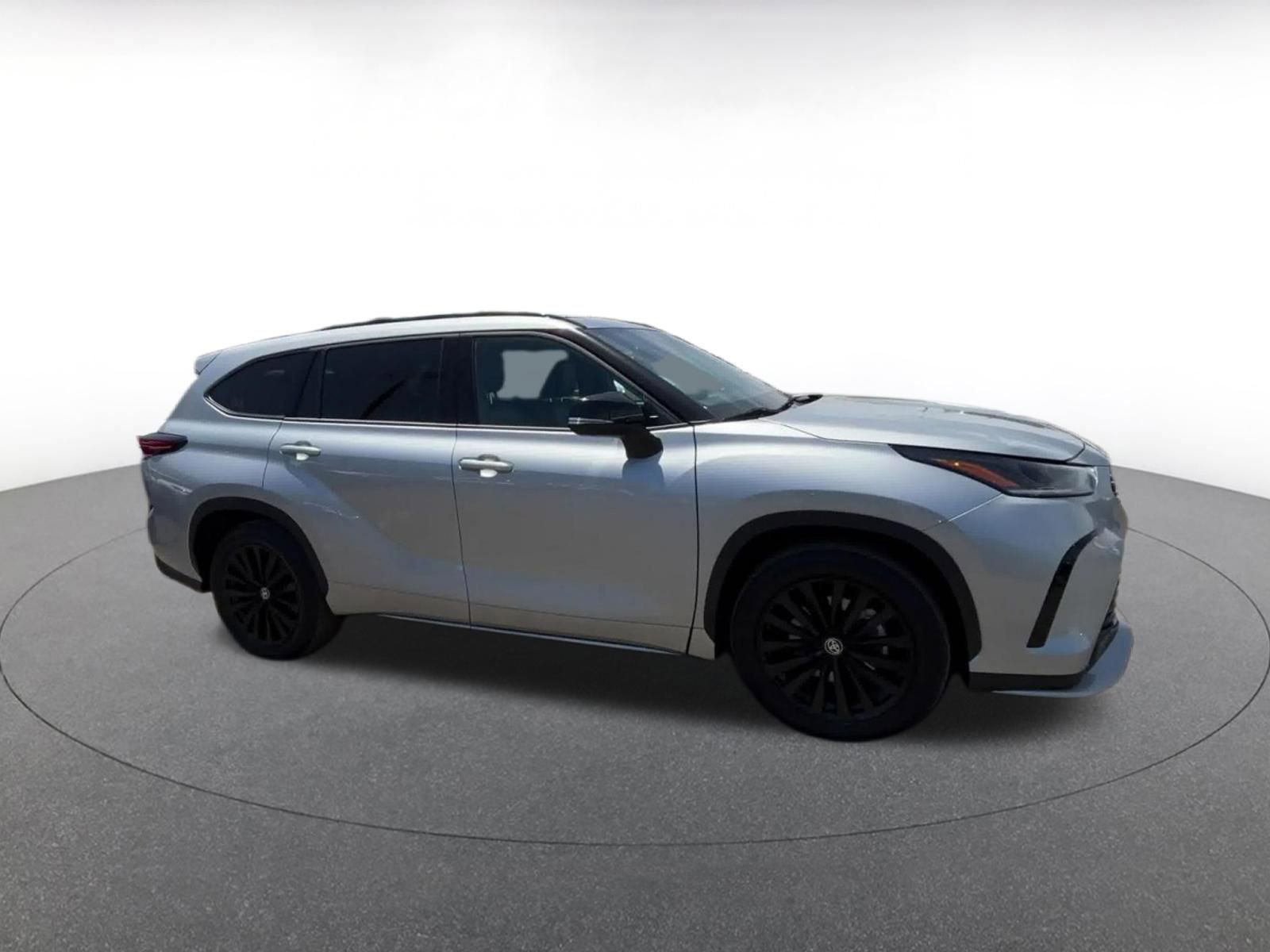 Thumbnail: 2025 Toyota Highlander - 2