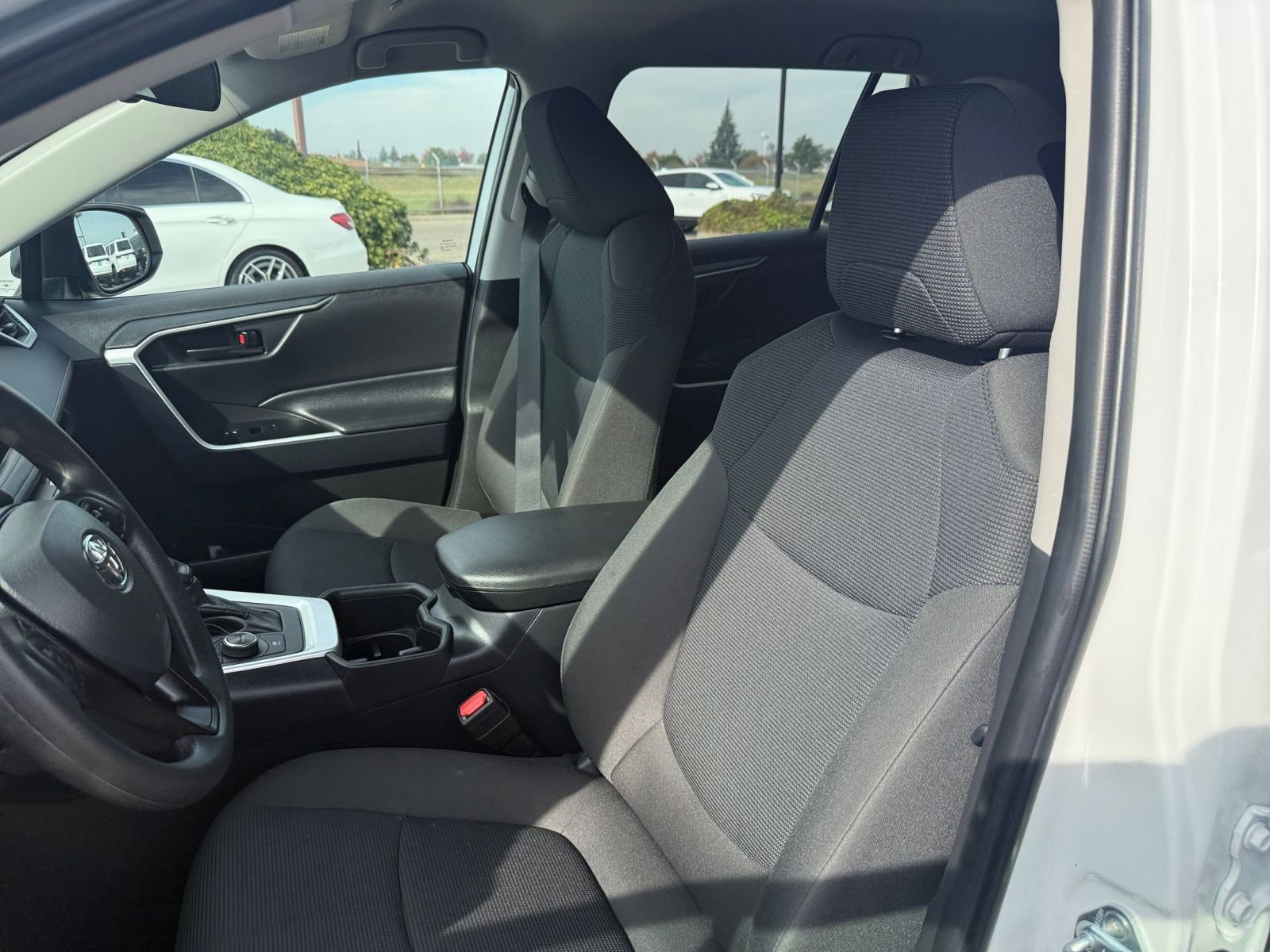 Thumbnail: 2025 Toyota RAV4 - 34