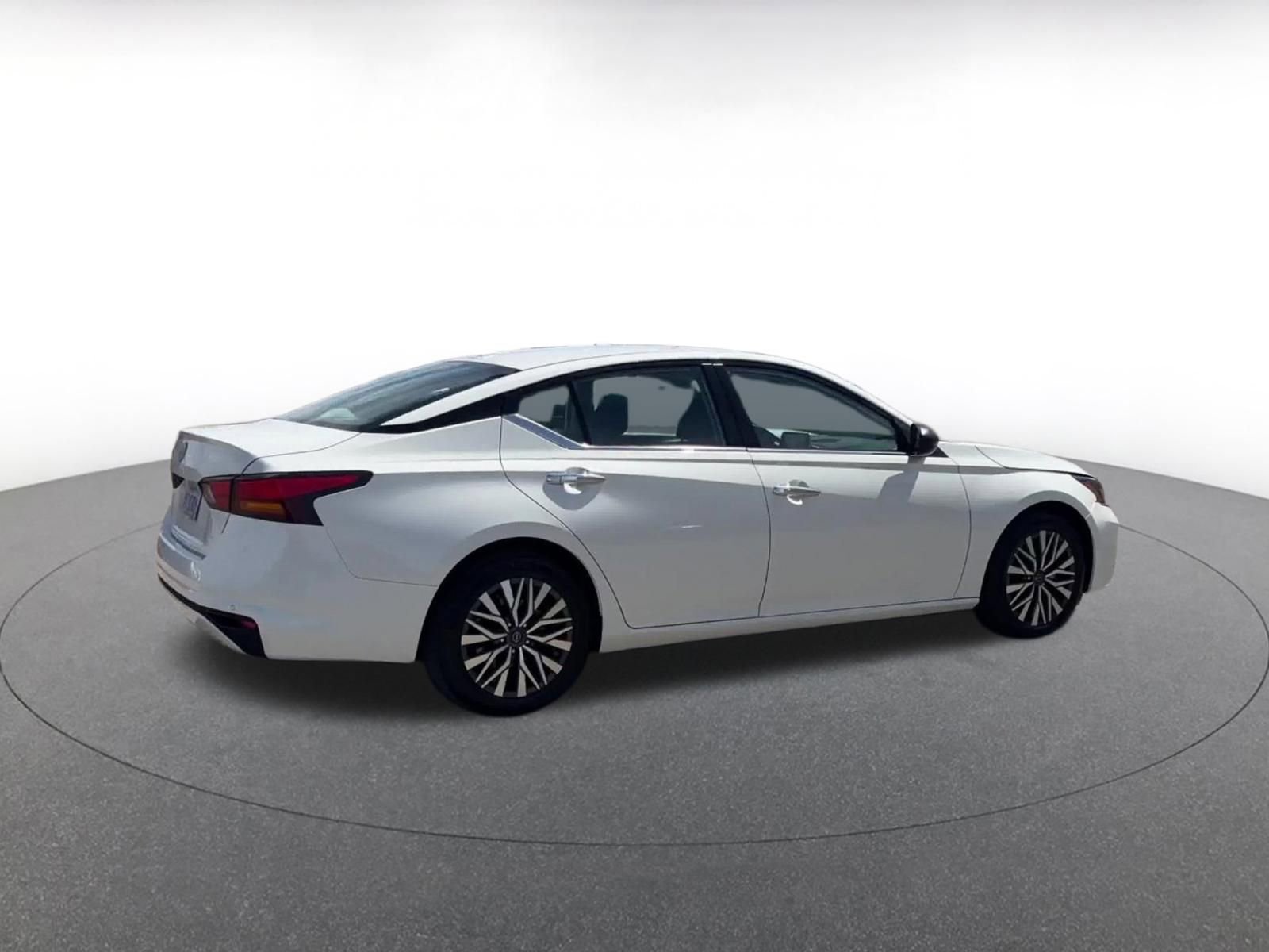 Thumbnail: 2025 Nissan Altima - 15