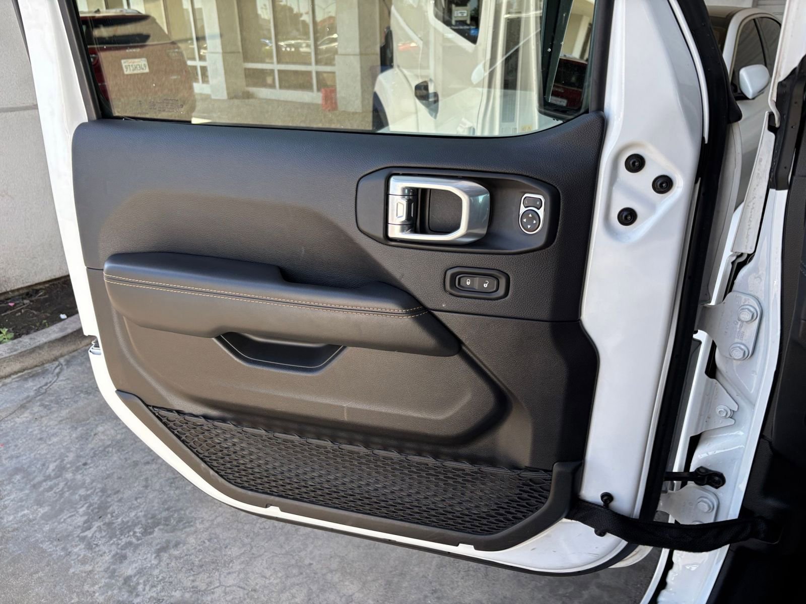 Thumbnail: 2025 Jeep Wrangler - 18