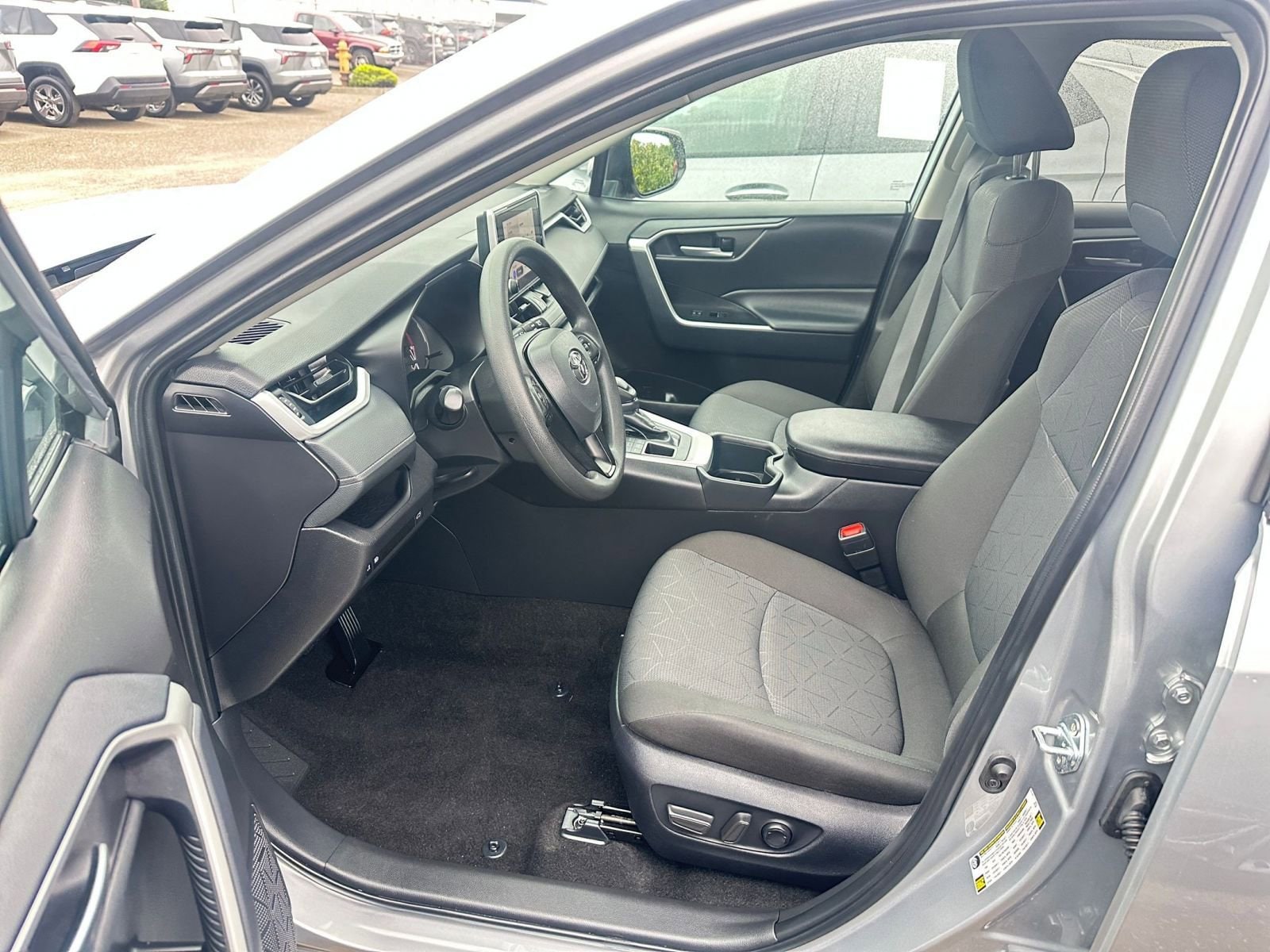 Thumbnail: 2025 Toyota RAV4 - 27