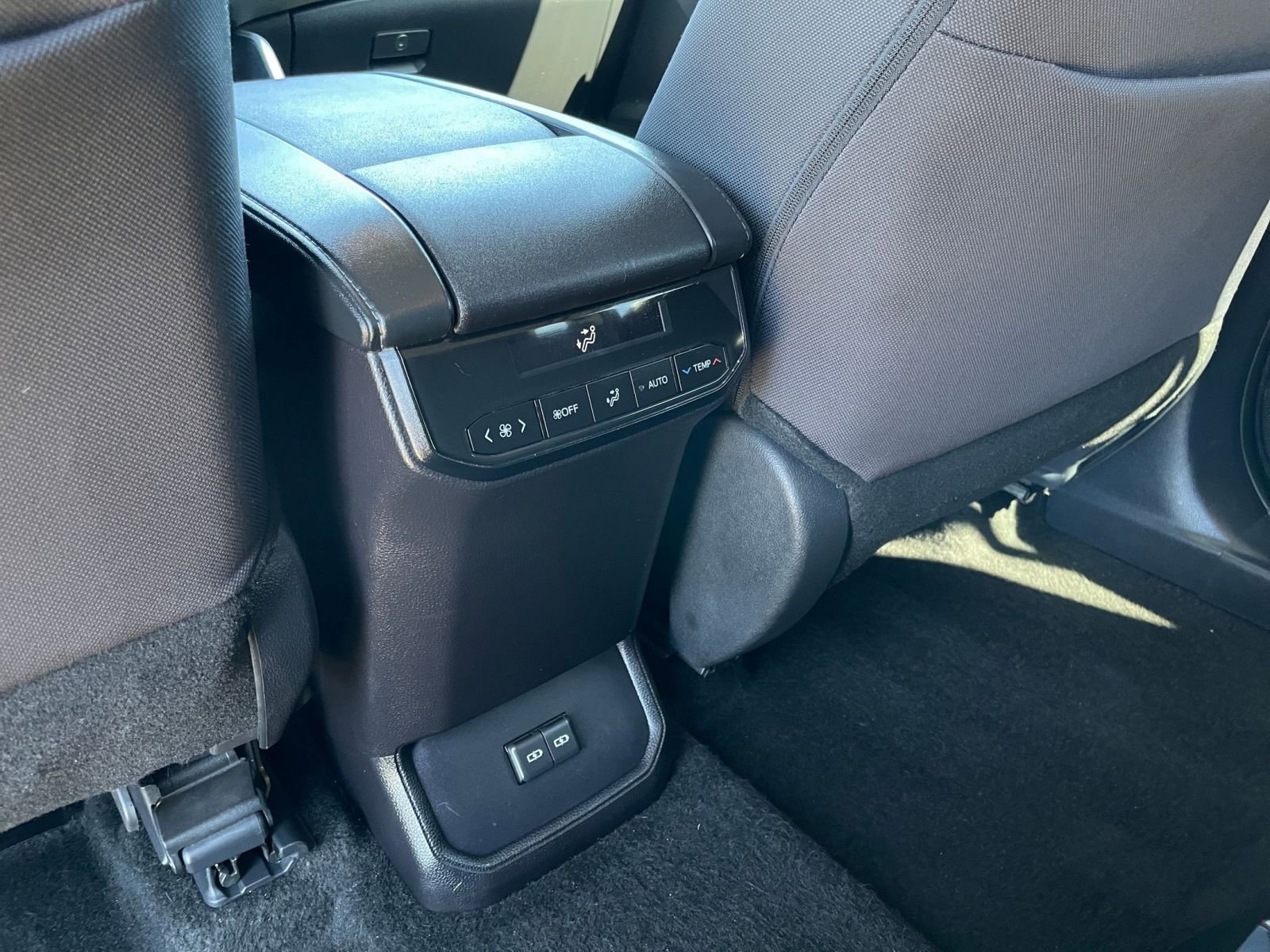 Thumbnail: 2025 Toyota Highlander - 24