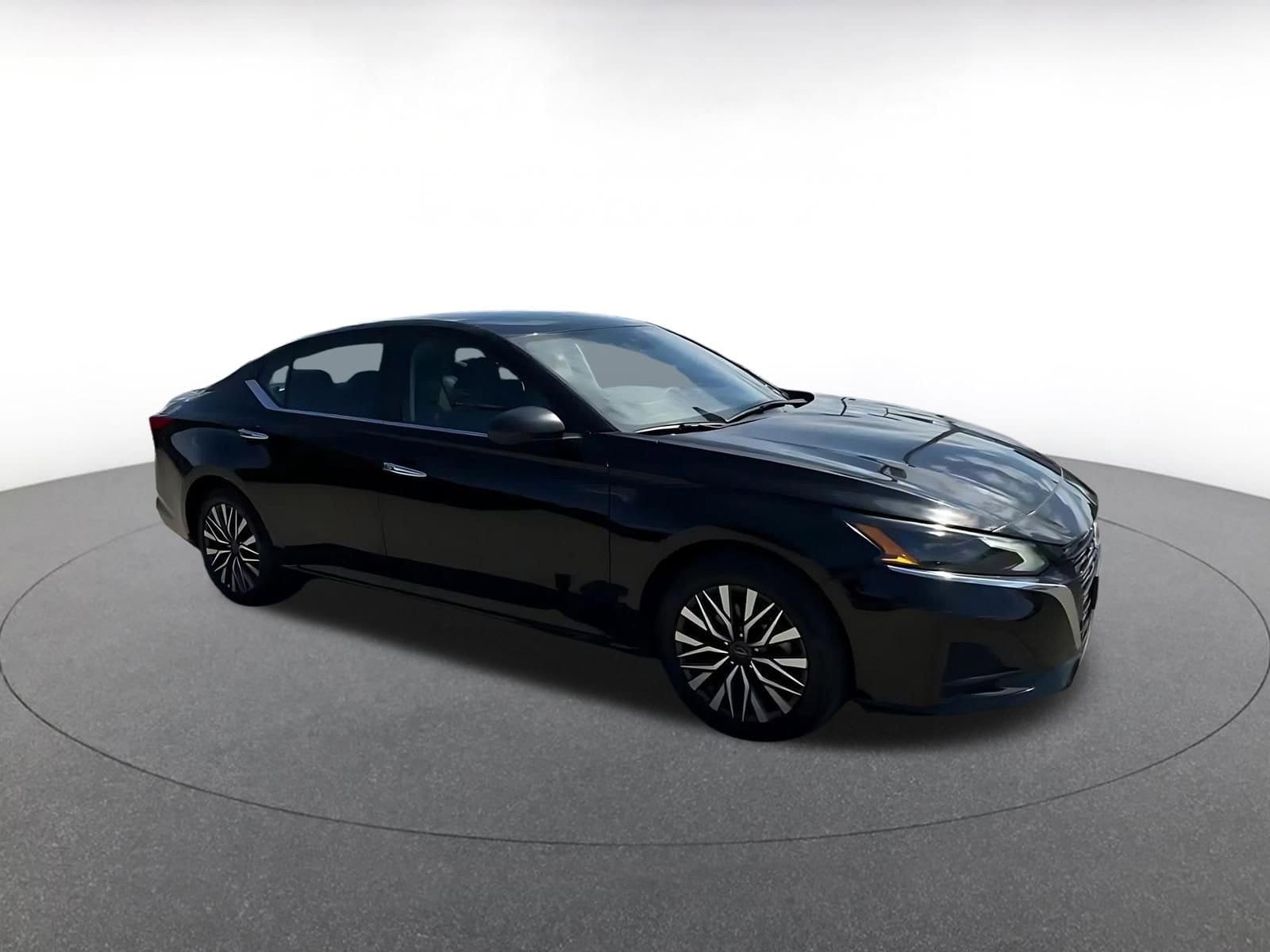 Thumbnail: 2025 Nissan Altima - 2