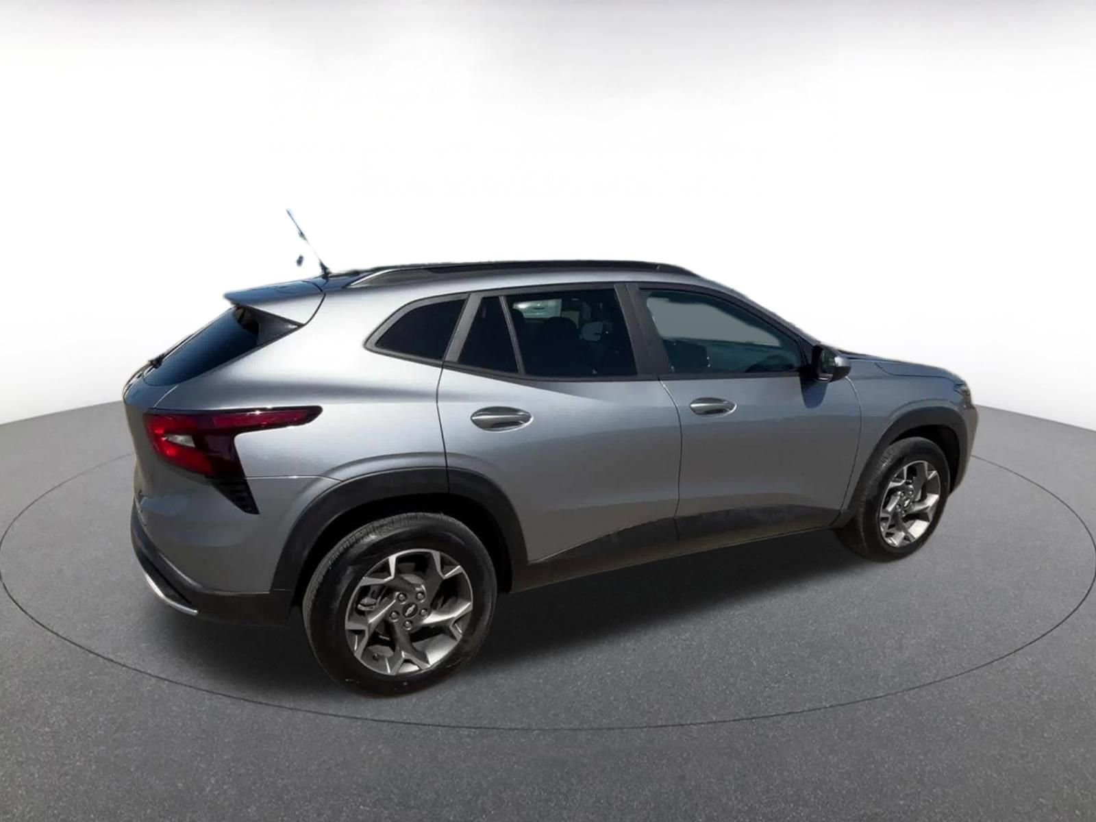 Thumbnail: 2025 Chevrolet Trax - 14