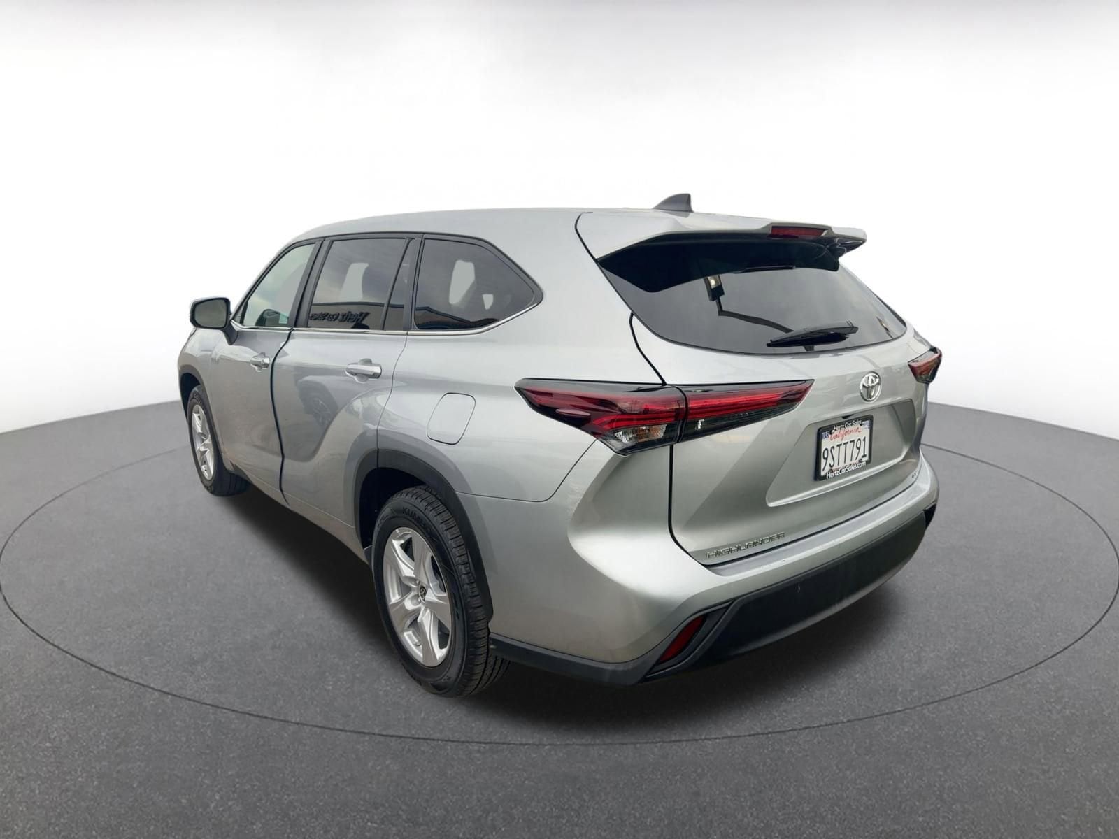 Thumbnail: 2025 Toyota Highlander - 4