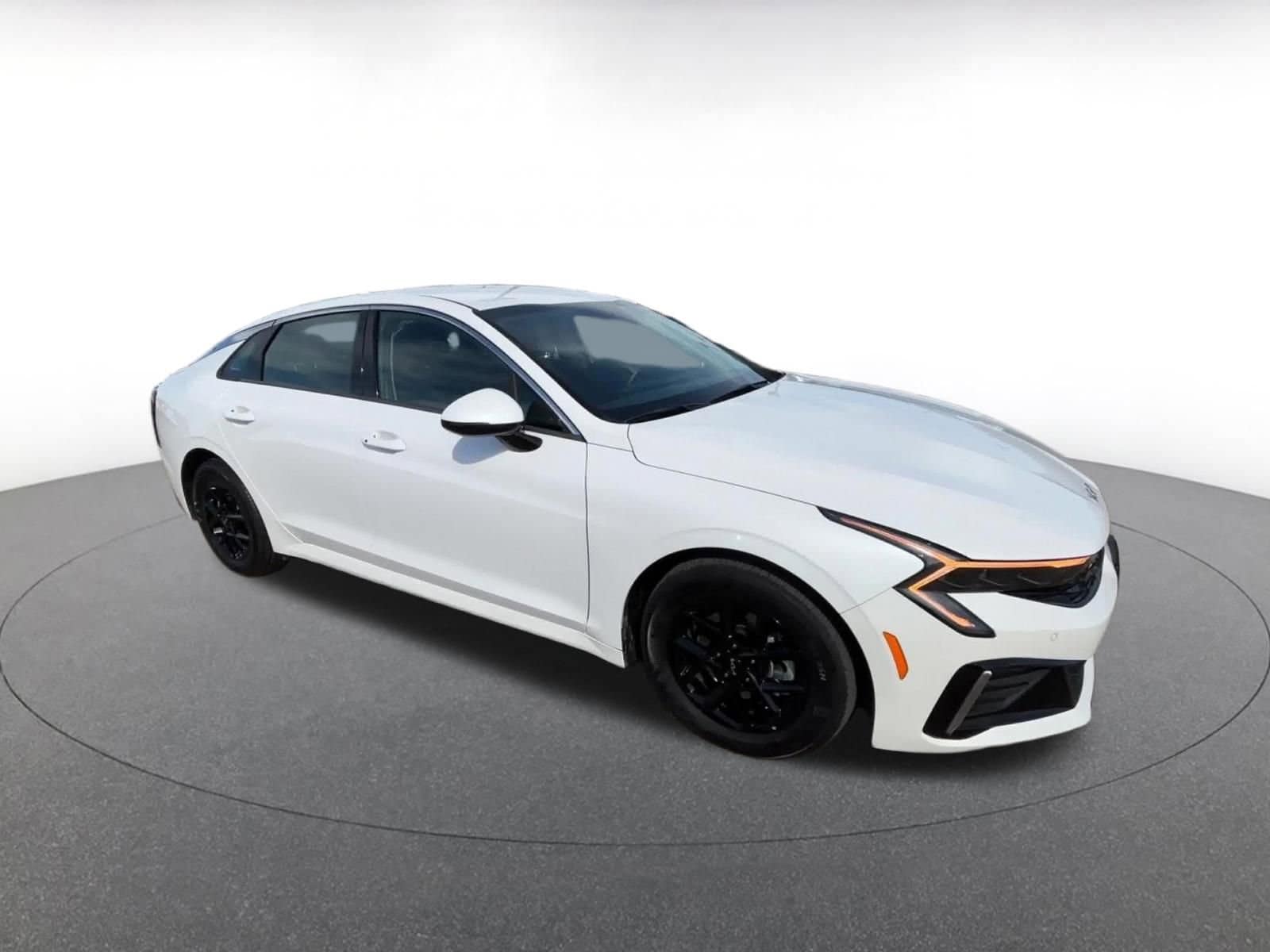 Thumbnail: 2025 Kia K5 - 2