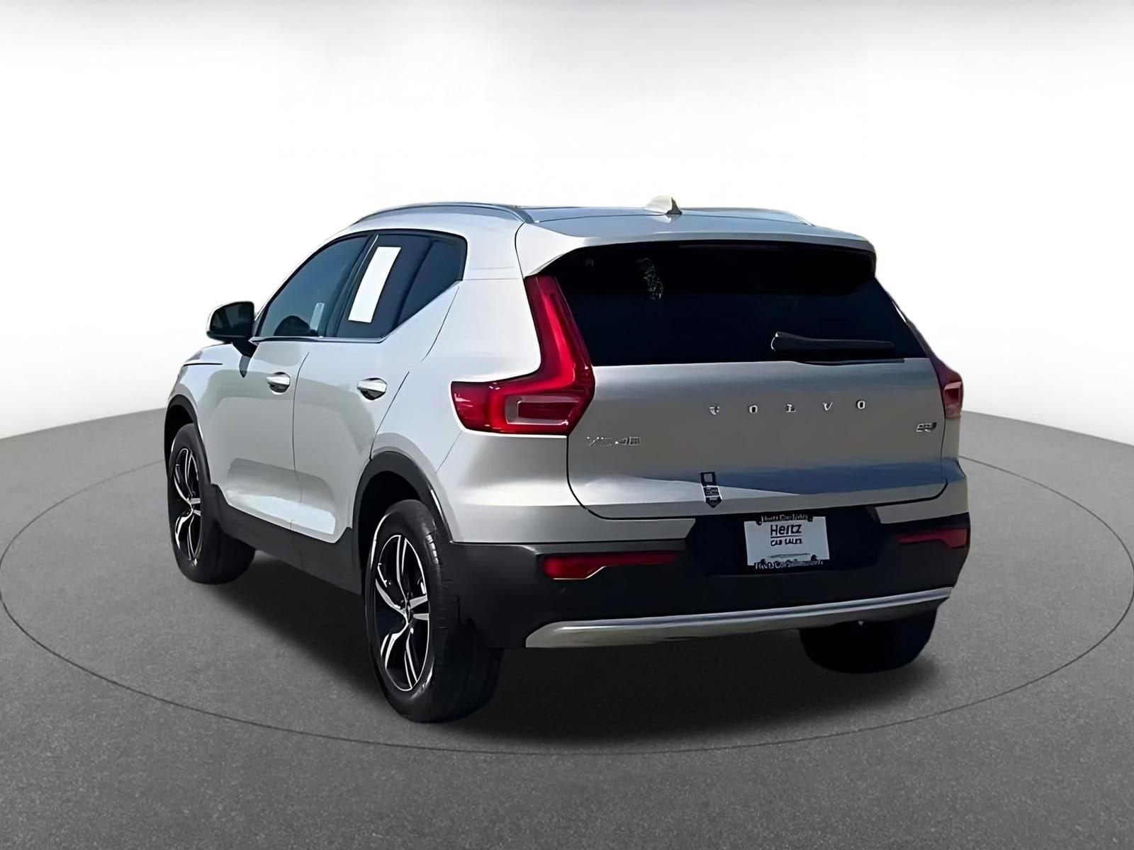 Thumbnail: 2024 Volvo XC40 - 12