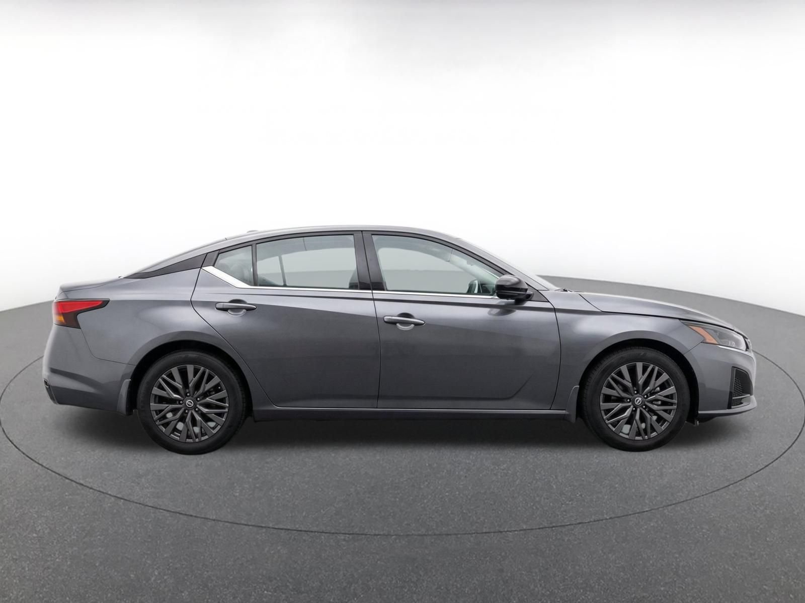 Thumbnail: 2025 Nissan Altima - 10