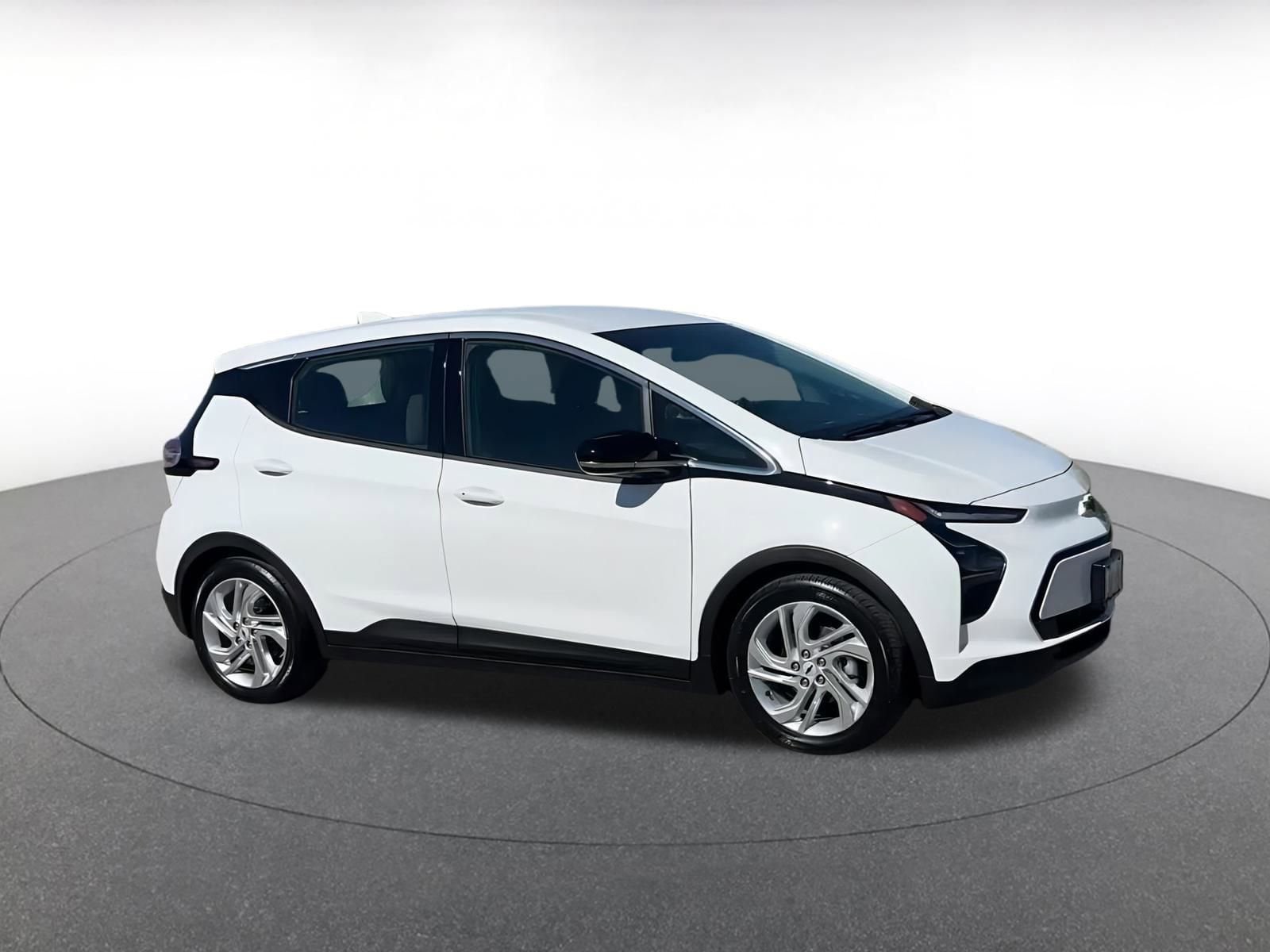 Thumbnail: 2023 Chevrolet Bolt EV - 2