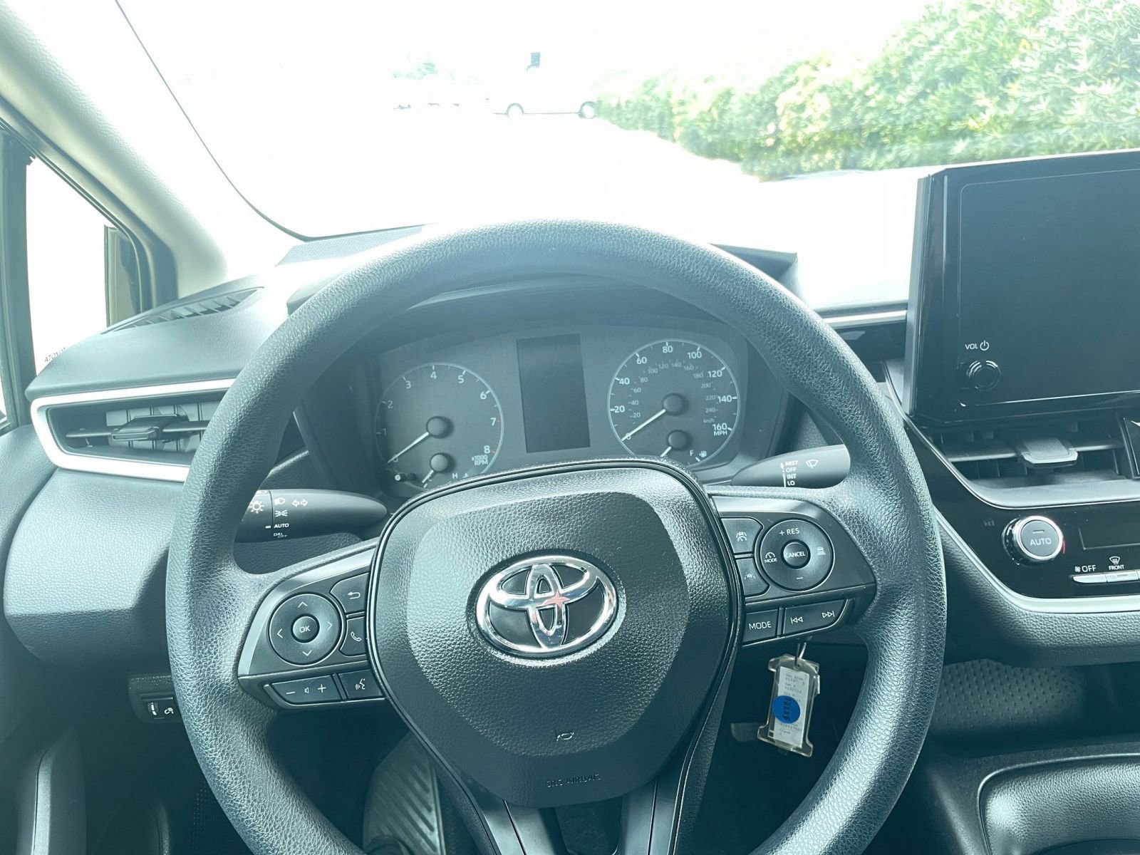 Thumbnail: 2025 Toyota Corolla - 32