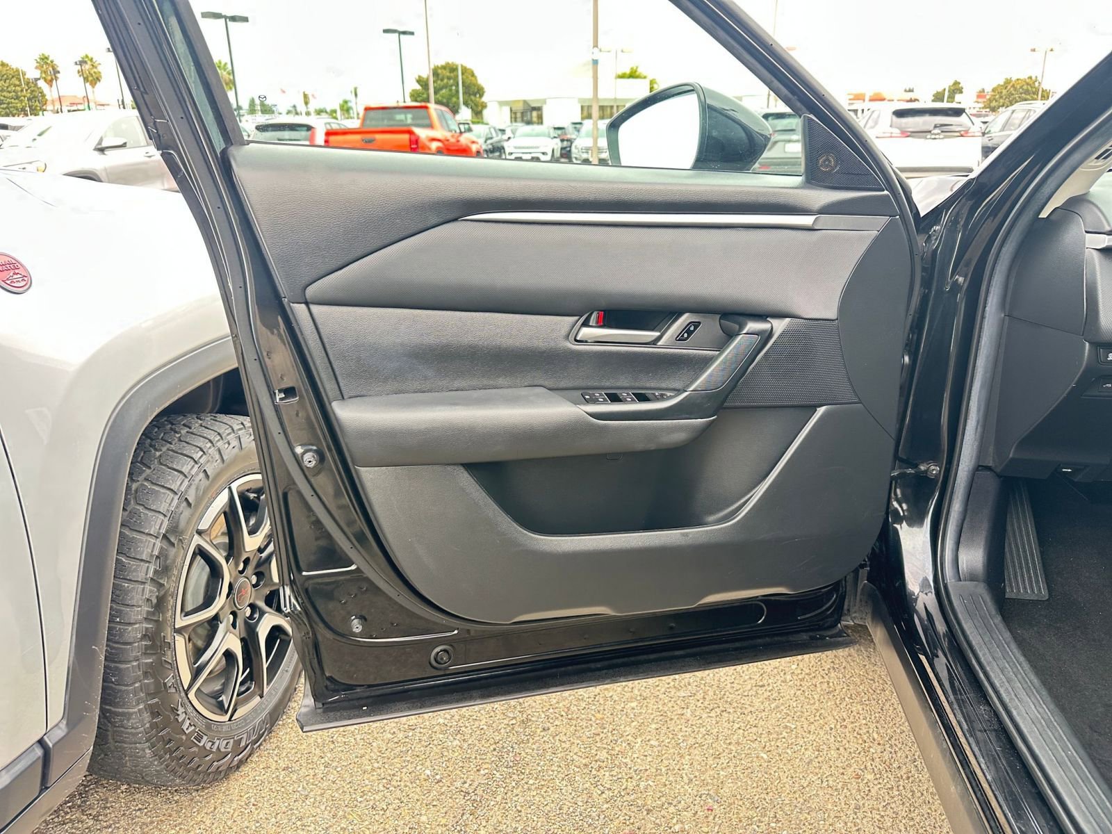 Thumbnail: 2025 Mazda CX-50 - 20