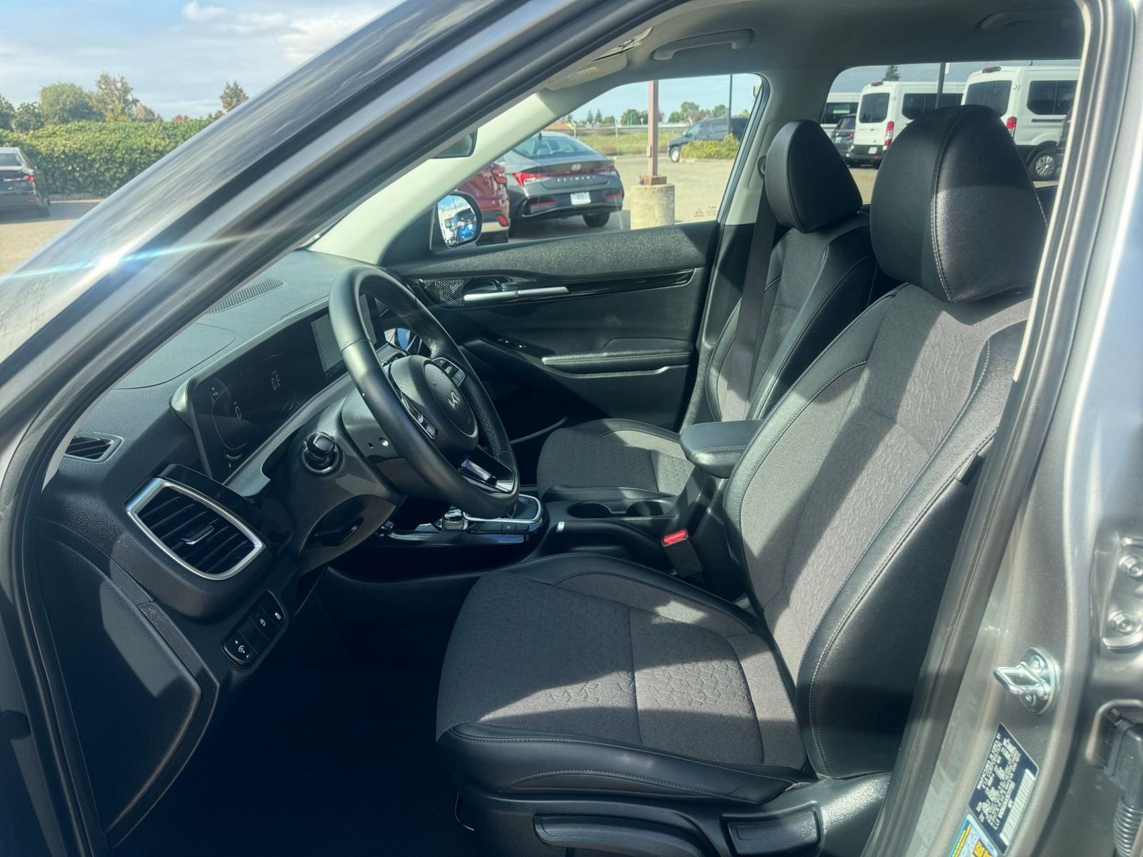 Thumbnail: 2025 Kia Seltos - 27