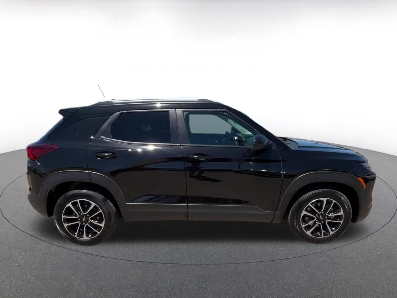 Thumbnail: 2025 Chevrolet TrailBlazer - 16