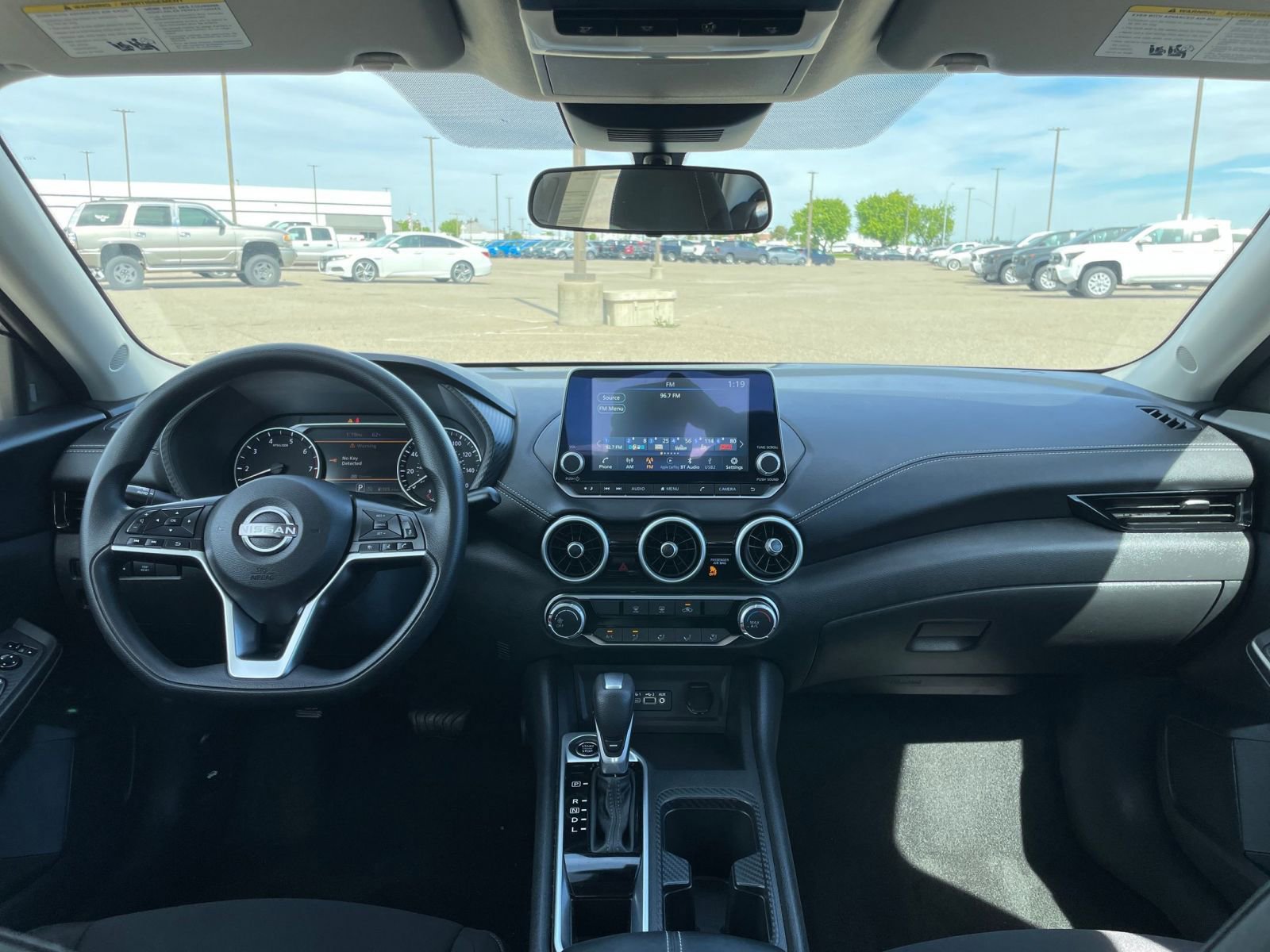 Thumbnail: 2025 Nissan Sentra - 32