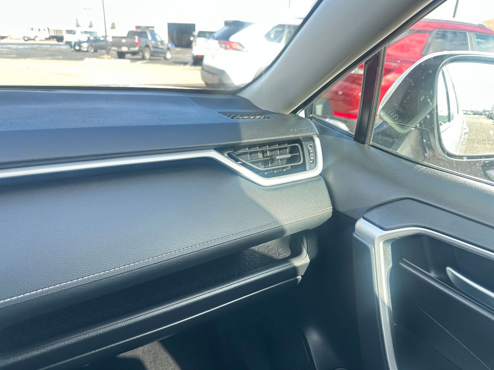 Thumbnail: 2025 Toyota RAV4 - 35