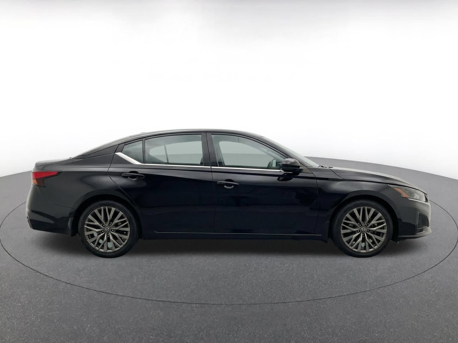 Thumbnail: 2025 Nissan Altima - 10