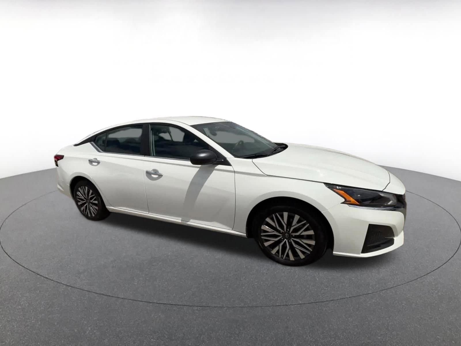 Thumbnail: 2025 Nissan Altima - 2