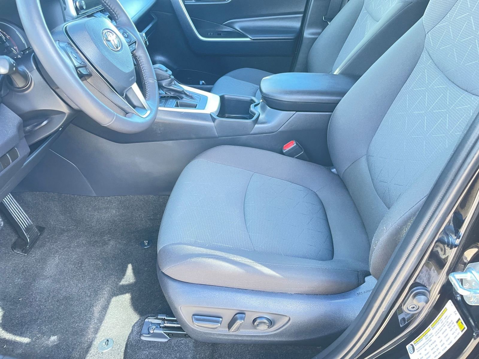 Thumbnail: 2025 Toyota RAV4 - 27