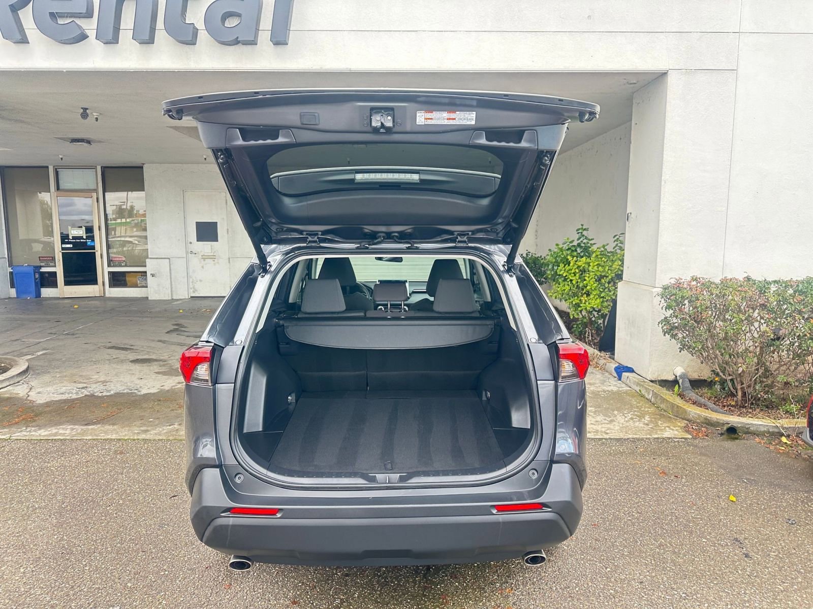 Thumbnail: 2025 Toyota RAV4 - 31