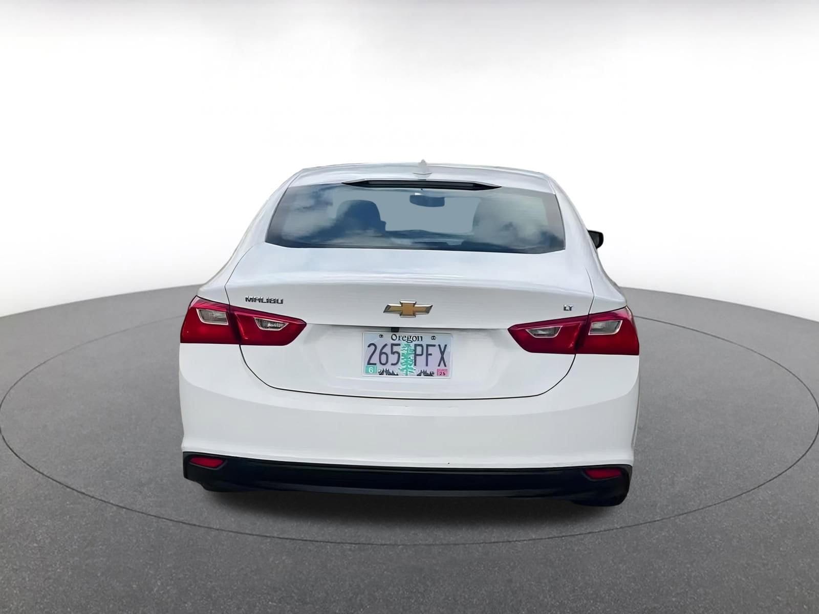 Thumbnail: 2024 Chevrolet Malibu - 12