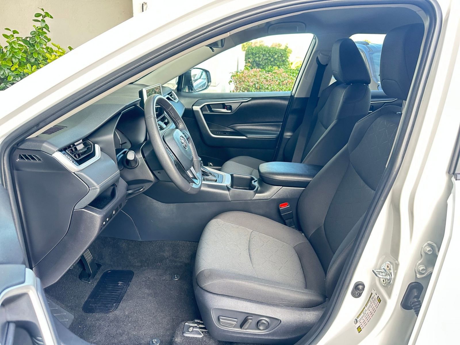 Thumbnail: 2025 Toyota RAV4 - 27