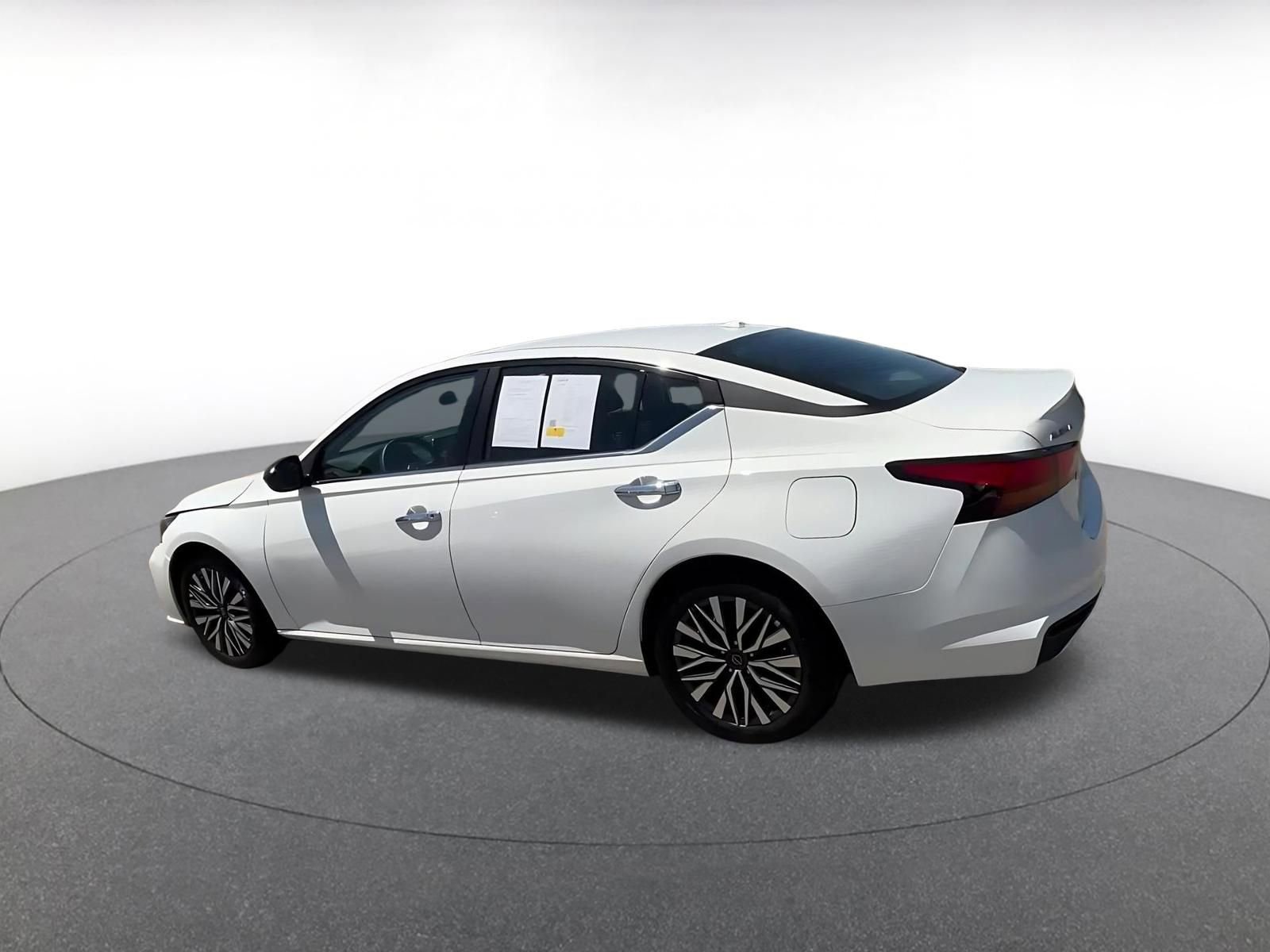 Thumbnail: 2025 Nissan Altima - 10