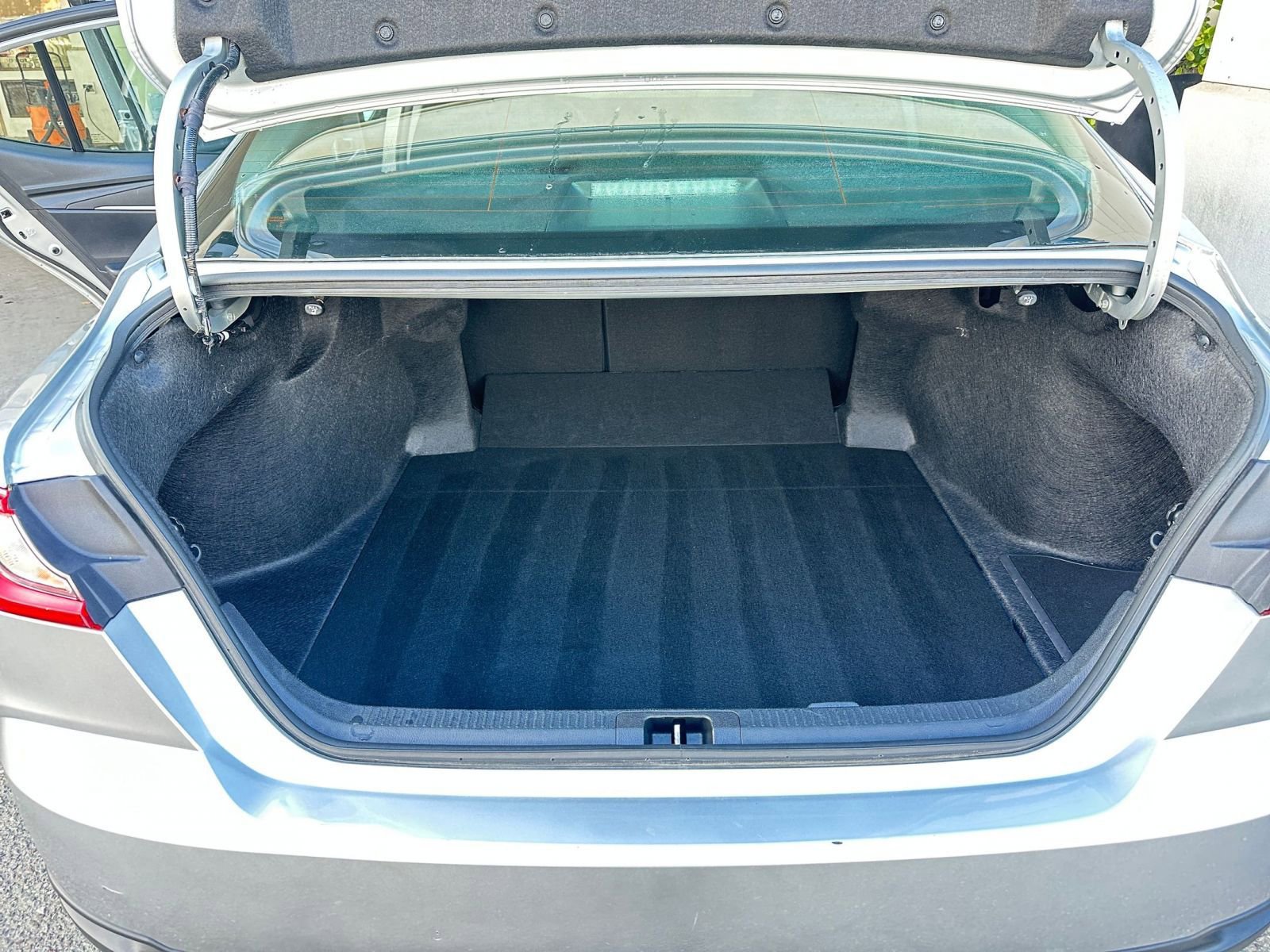 Thumbnail: 2025 Toyota Camry - 31