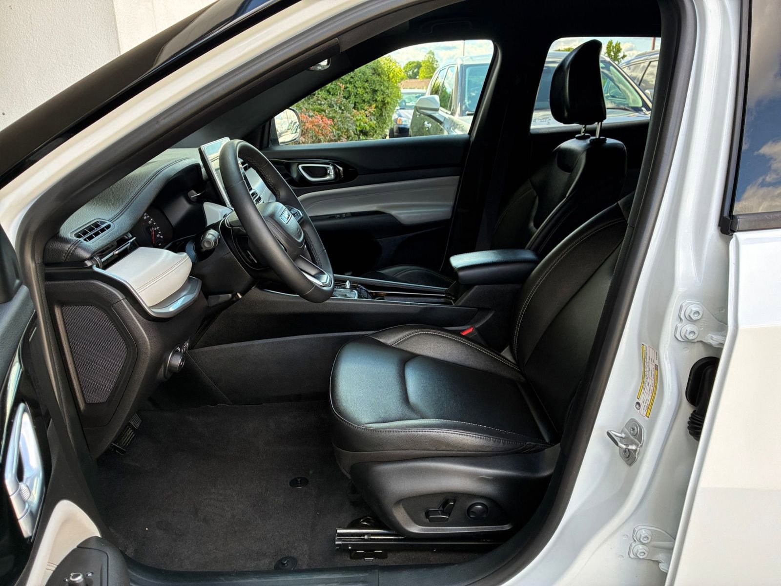 Thumbnail: 2025 Jeep Compass - 28