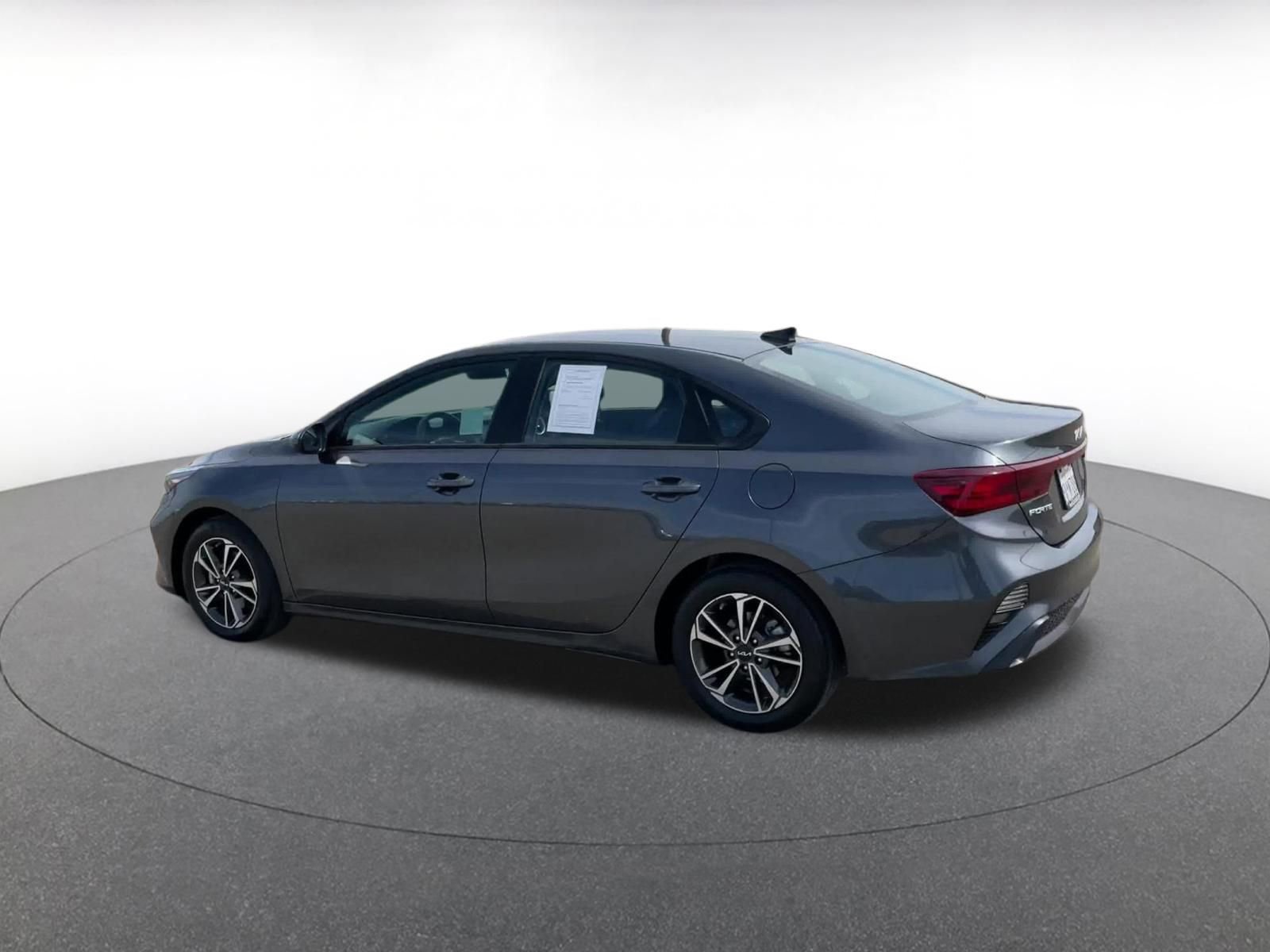 Thumbnail: 2024 Kia Forte - 10