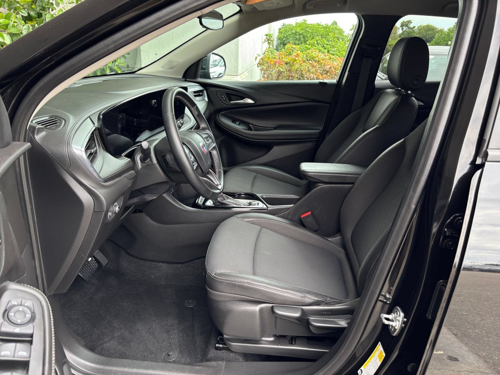 Thumbnail: 2025 Buick Encore GX - 27