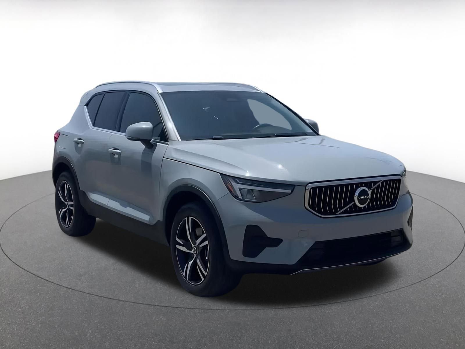 Thumbnail: 2024 Volvo XC40 - 3