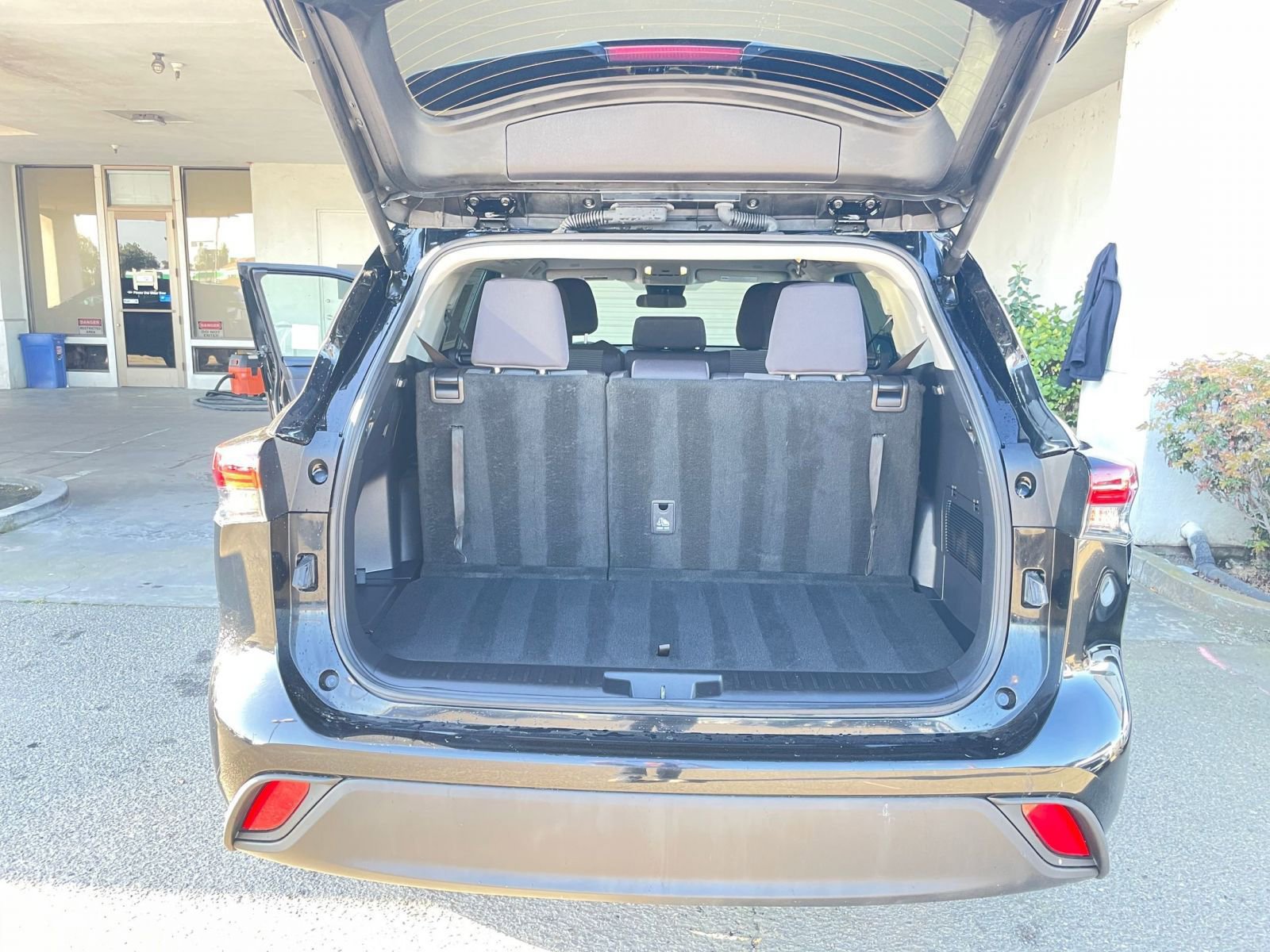 Thumbnail: 2025 Toyota Highlander - 33