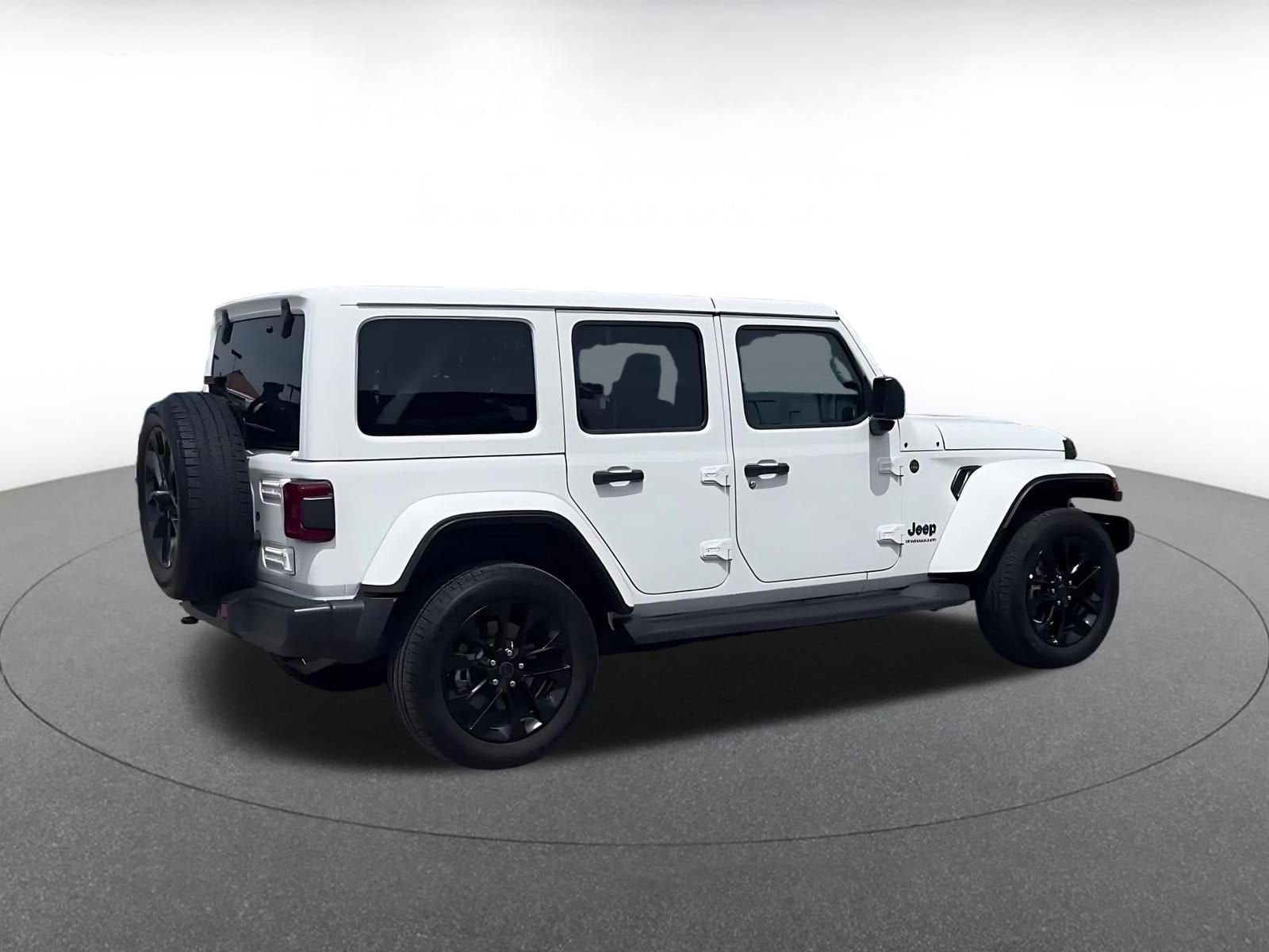 Thumbnail: 2025 Jeep Wrangler - 15