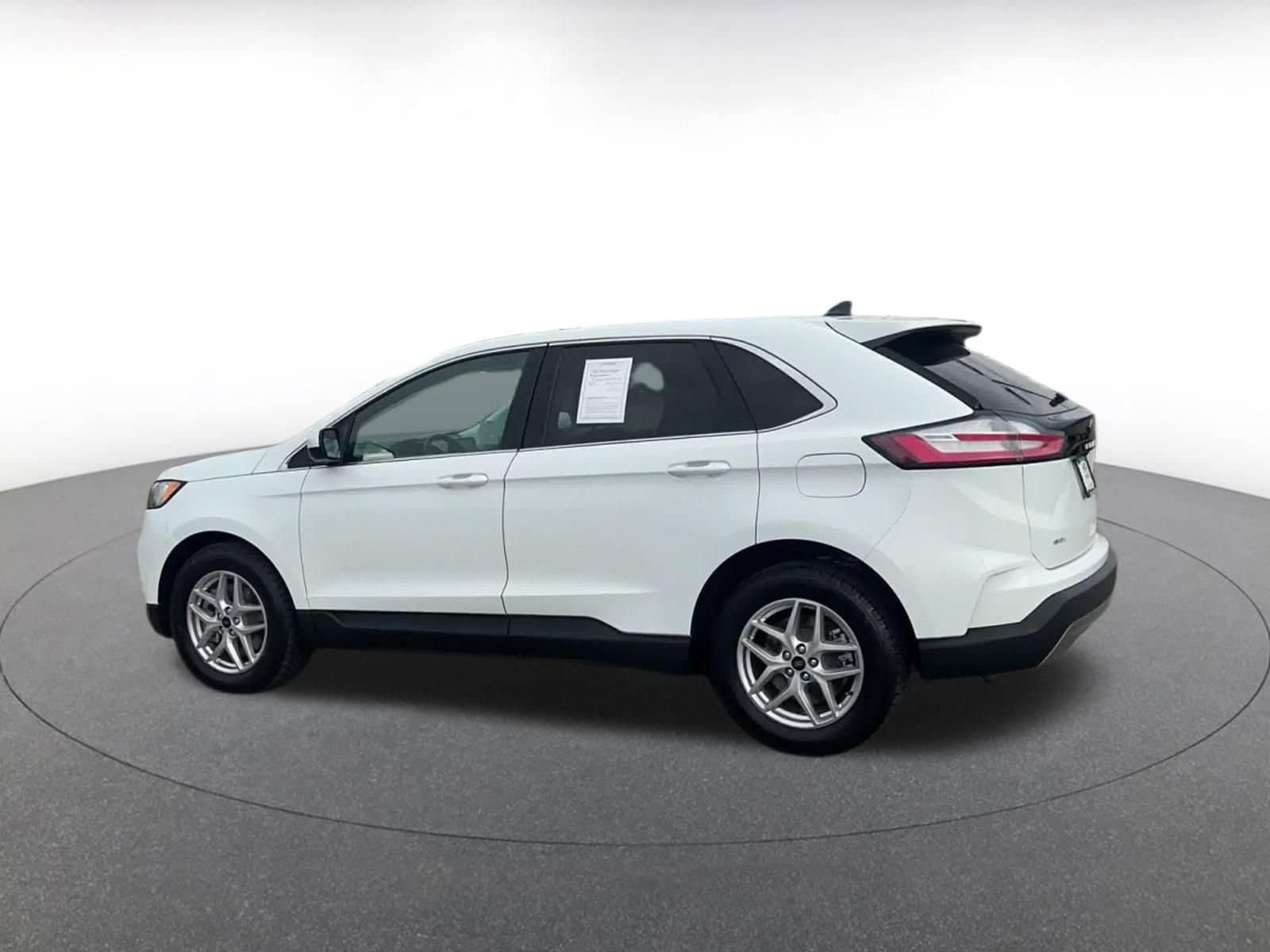 Thumbnail: 2023 Ford Edge - 10