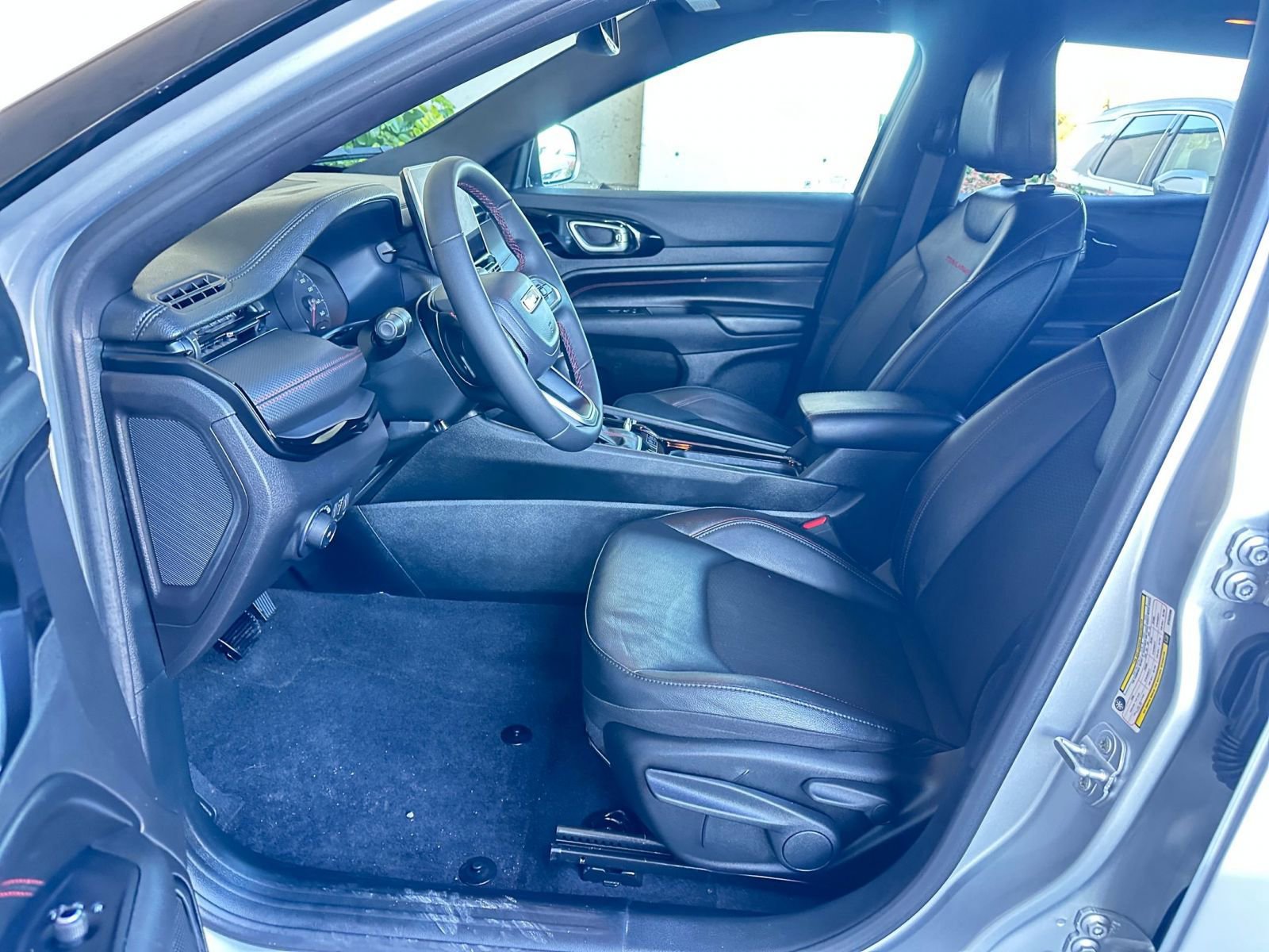 Thumbnail: 2025 Jeep Compass - 27