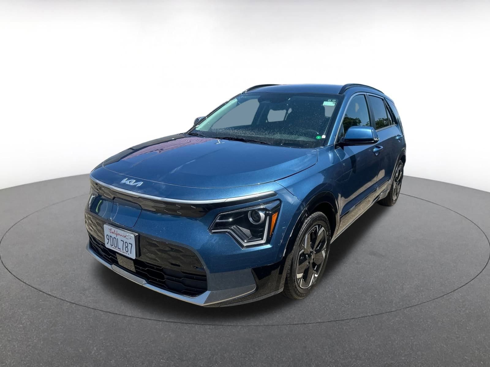 Thumbnail: 2023 Kia Niro - 3