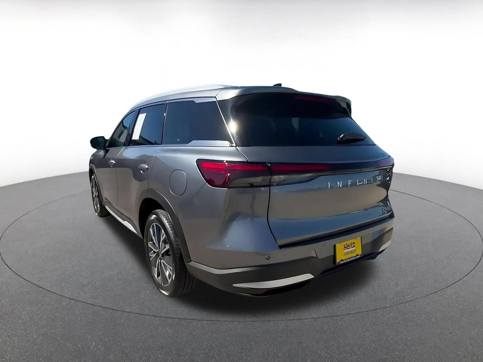 Thumbnail: 2026 INFINITI QX60 - 10