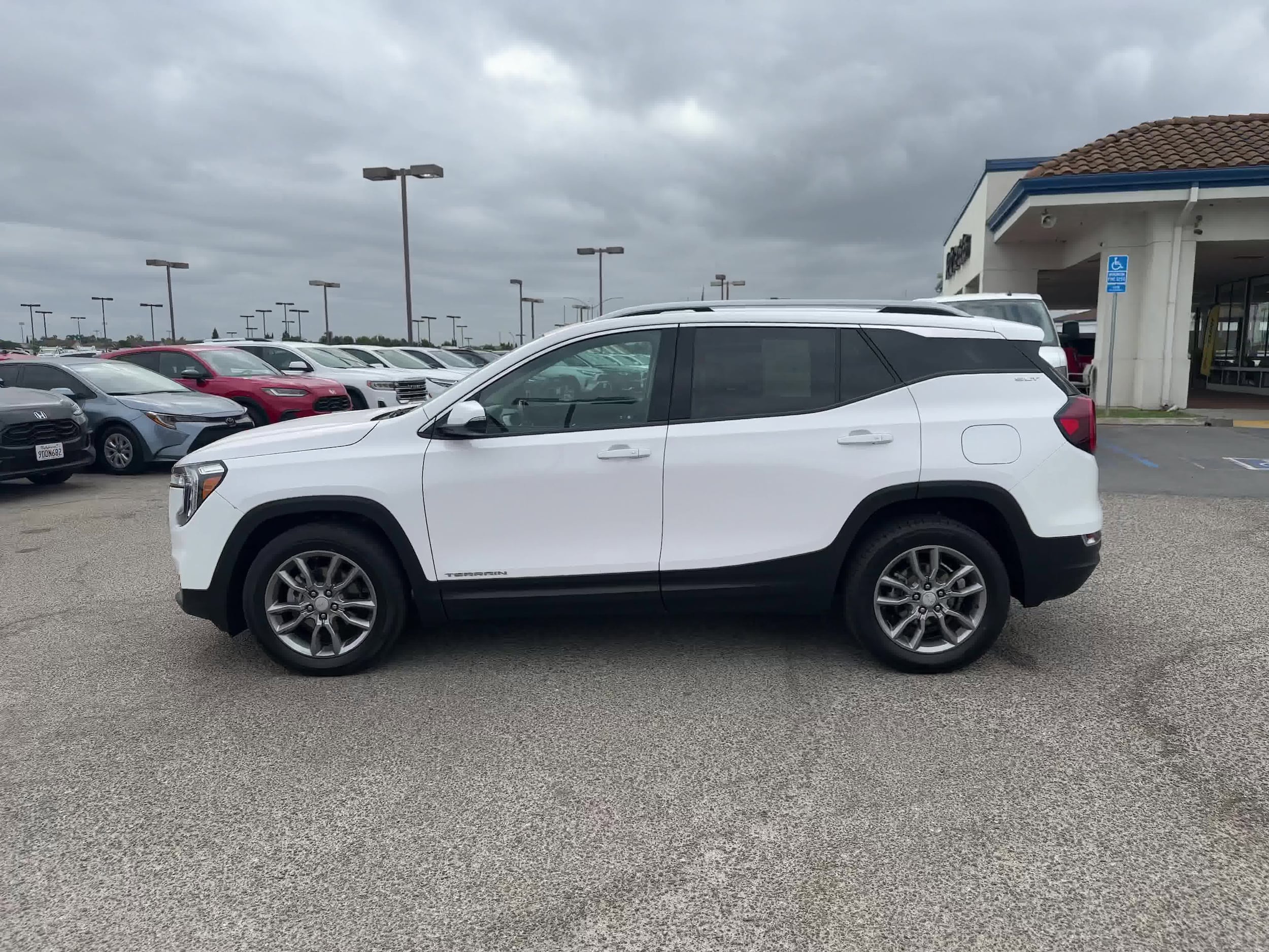 2022 GMC Terrain SLT 12