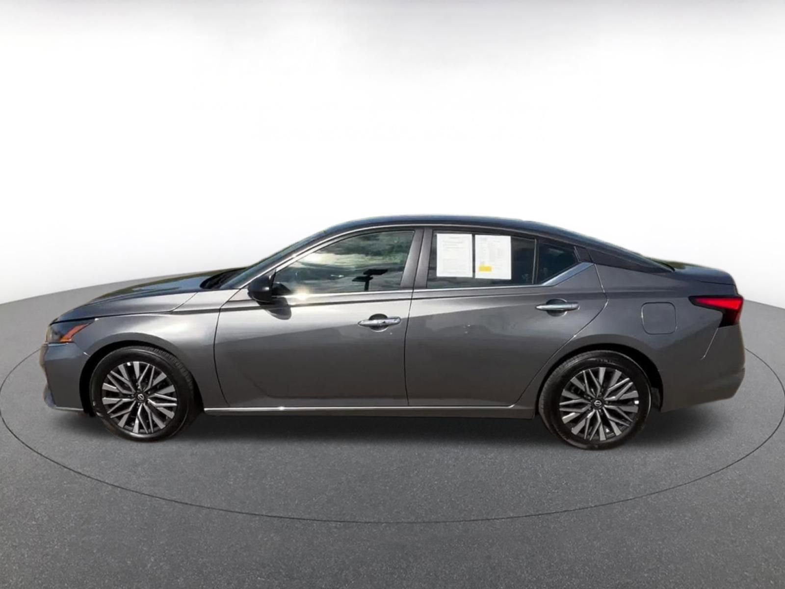 Thumbnail: 2025 Nissan Altima - 9