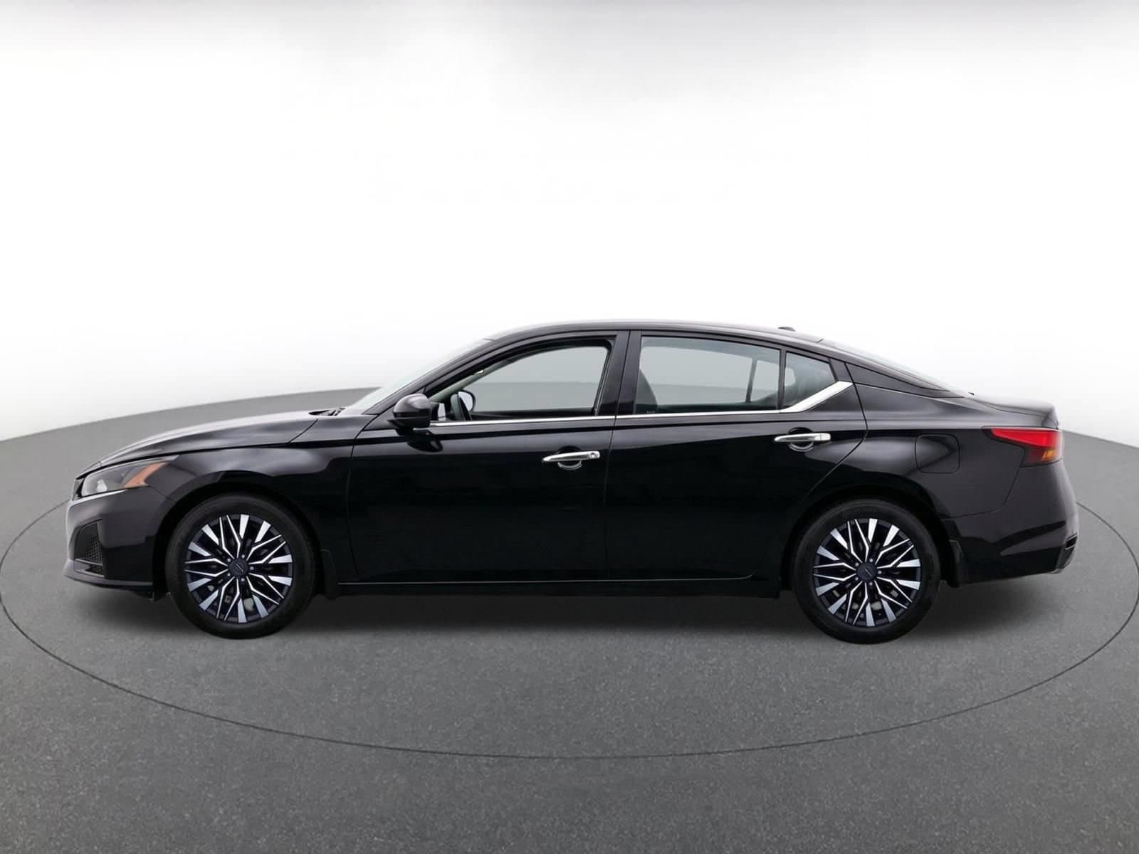 Thumbnail: 2025 Nissan Altima - 4