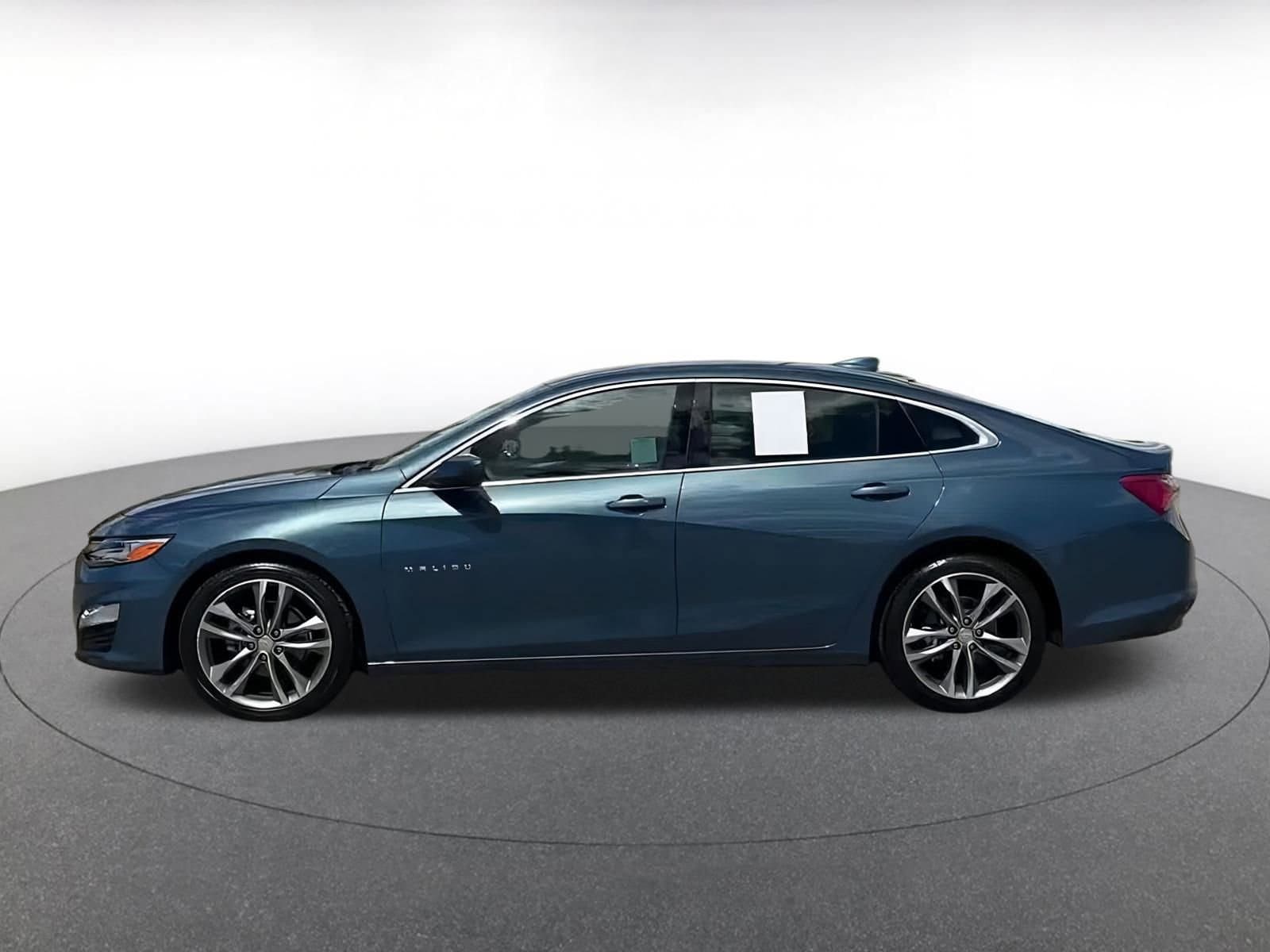 Thumbnail: 2024 Chevrolet Malibu - 9