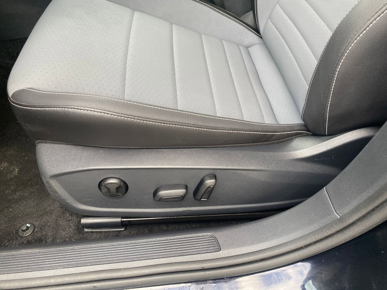 Thumbnail: 2025 Volkswagen Jetta - 23