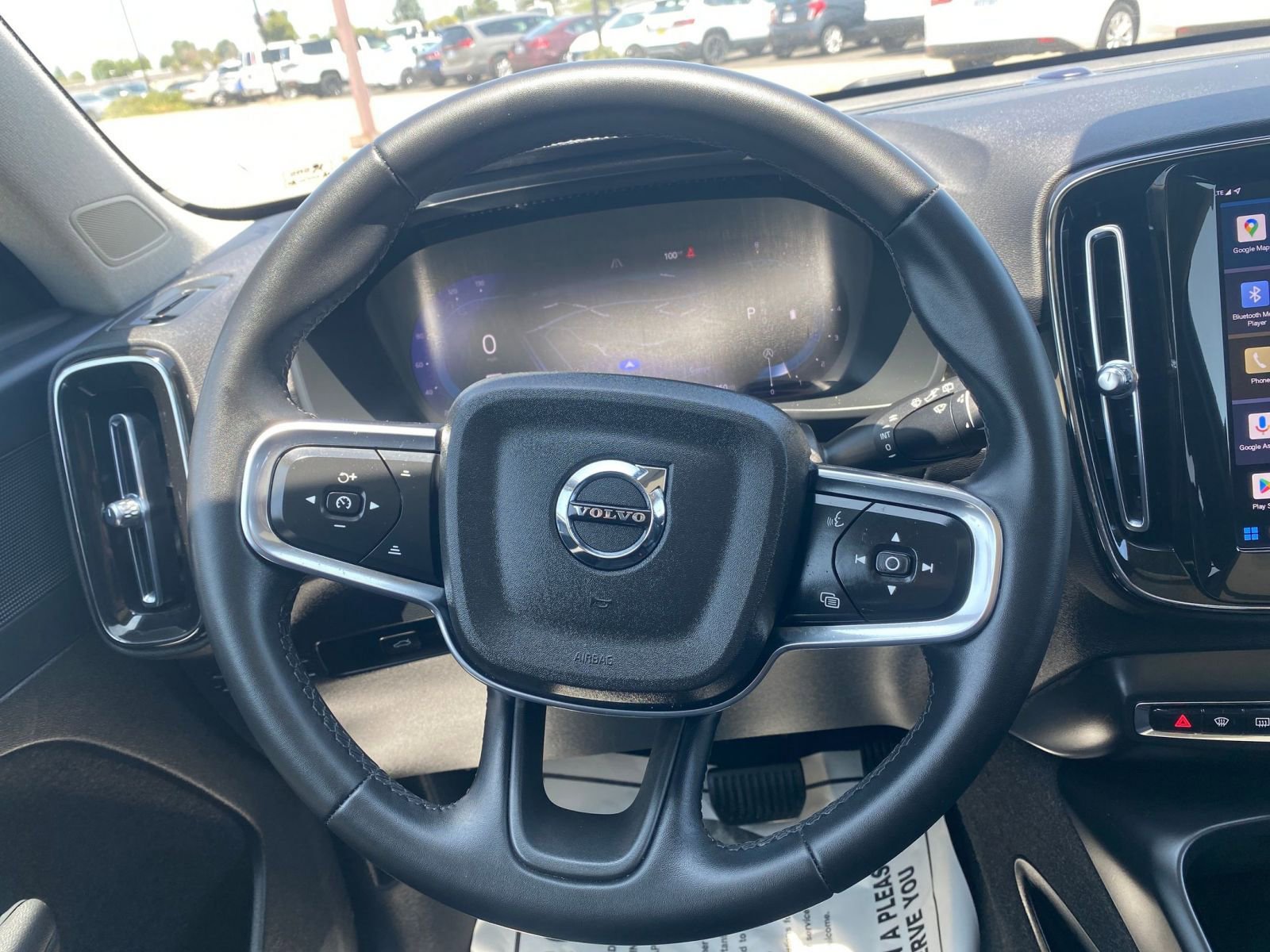 Thumbnail: 2024 Volvo XC40 - 28