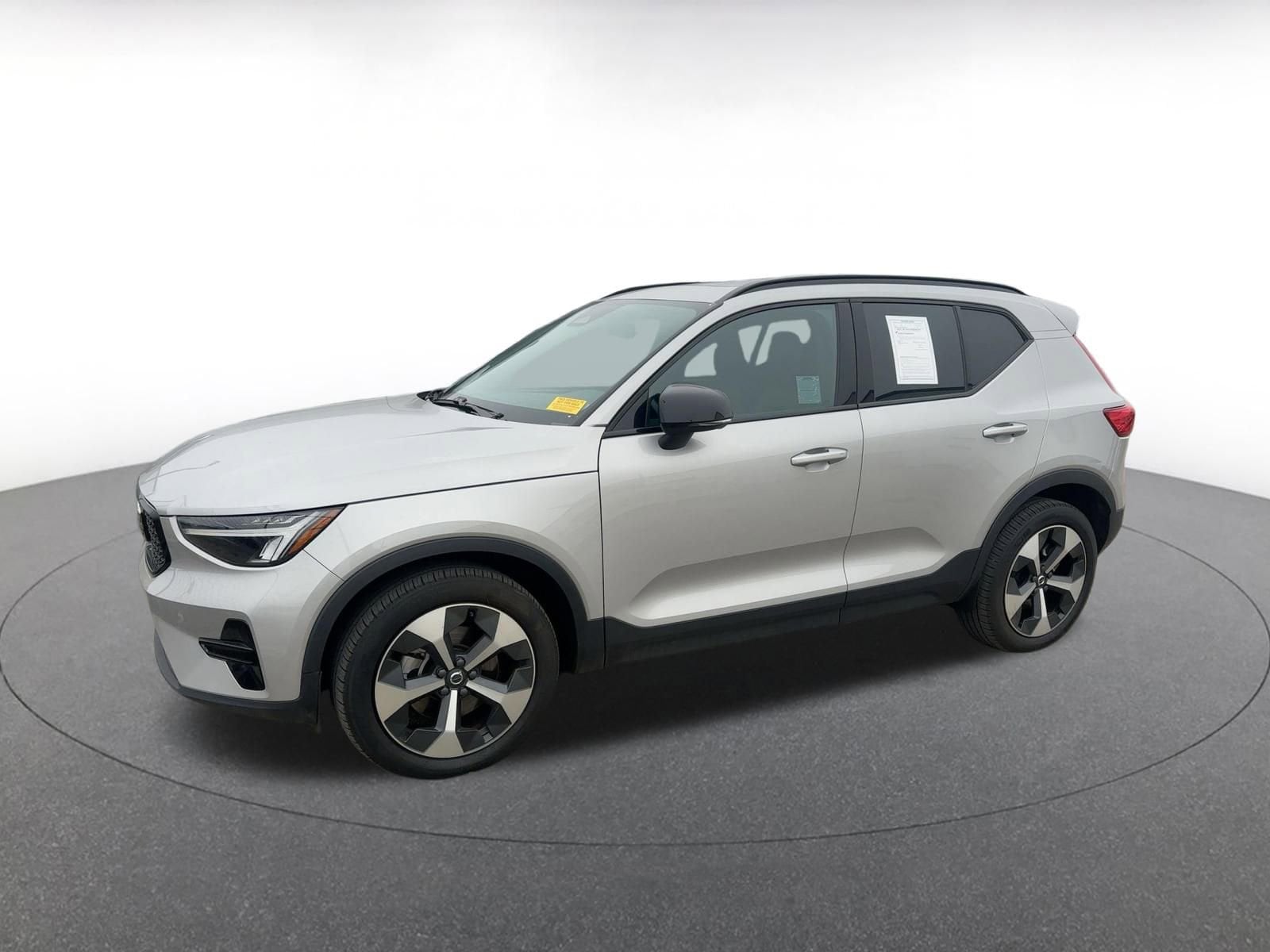 Thumbnail: 2024 Volvo XC40 - 2