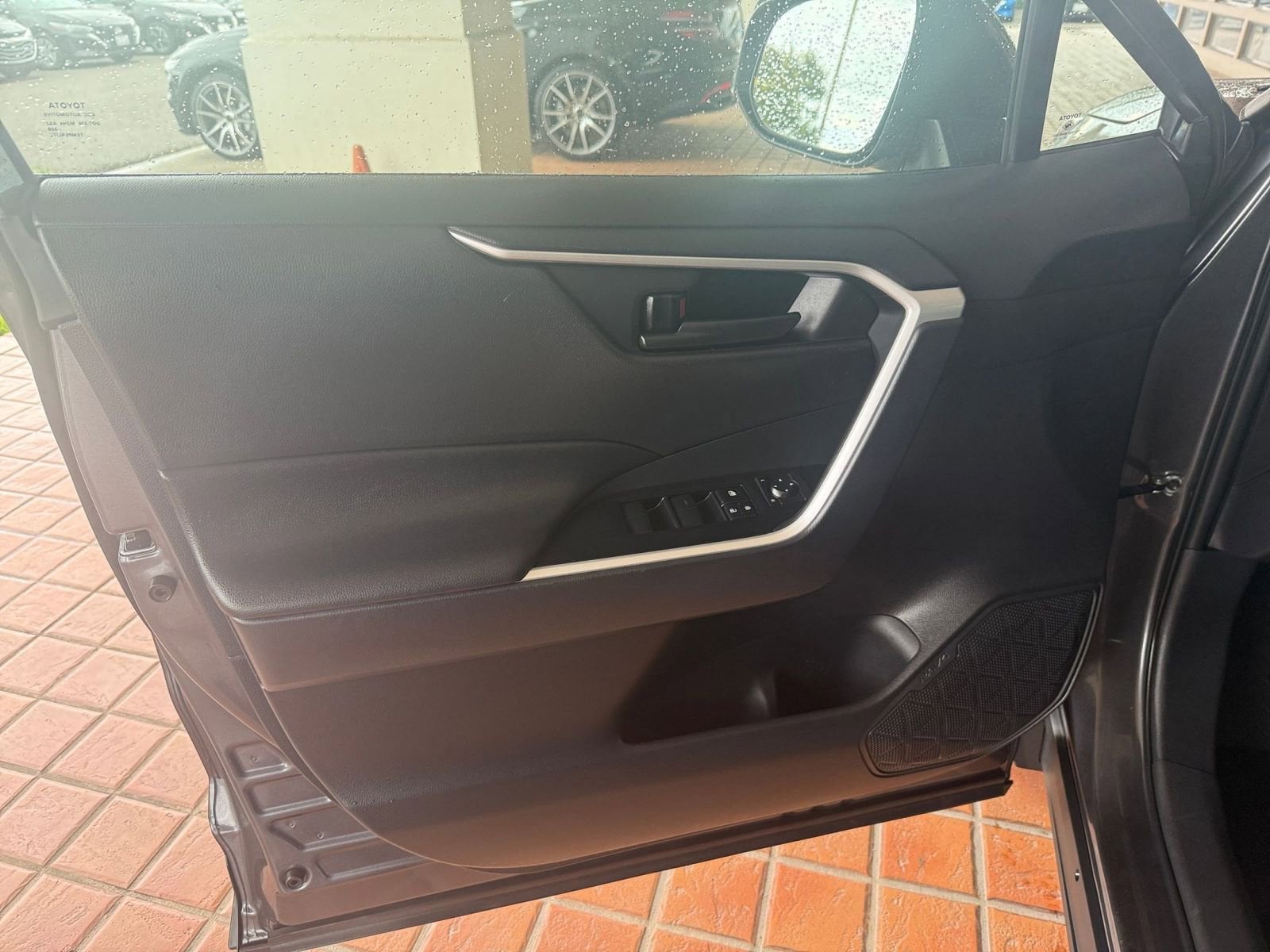 Thumbnail: 2025 Toyota RAV4 - 20